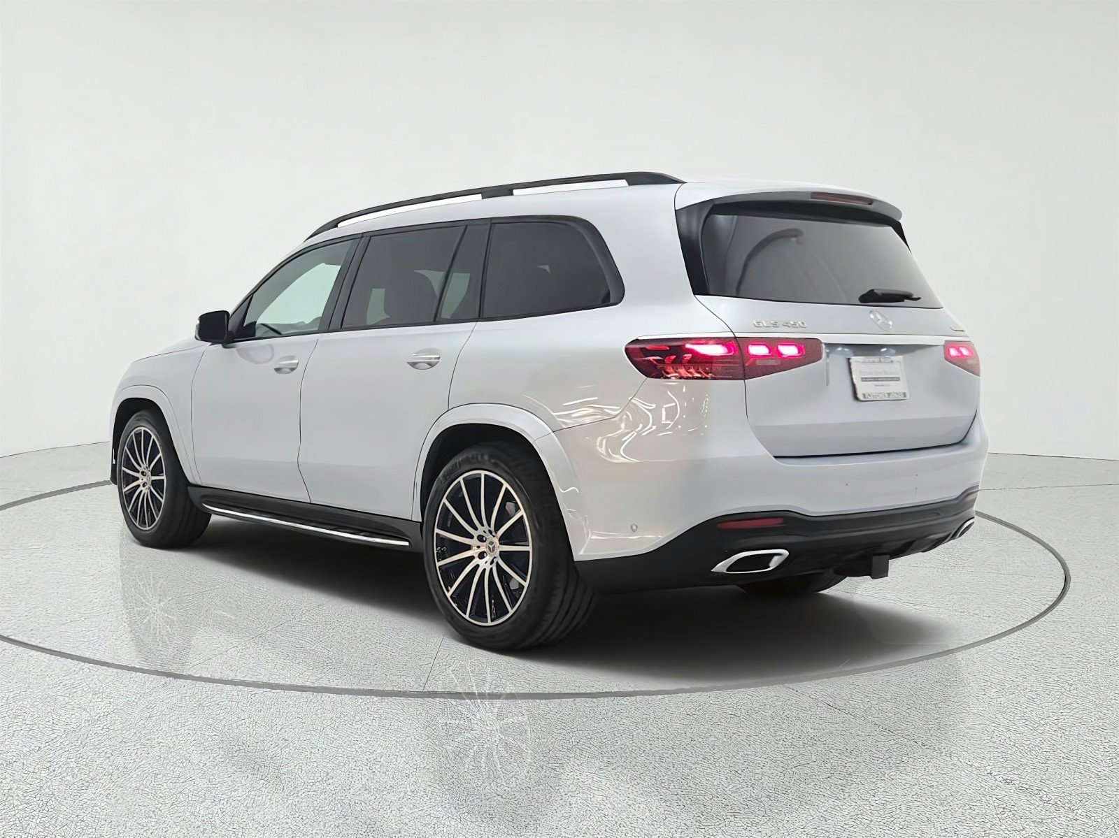 Used 2025 Mercedes-Benz GLS 450 4MATIC w/ AMG Line Exterior image 7