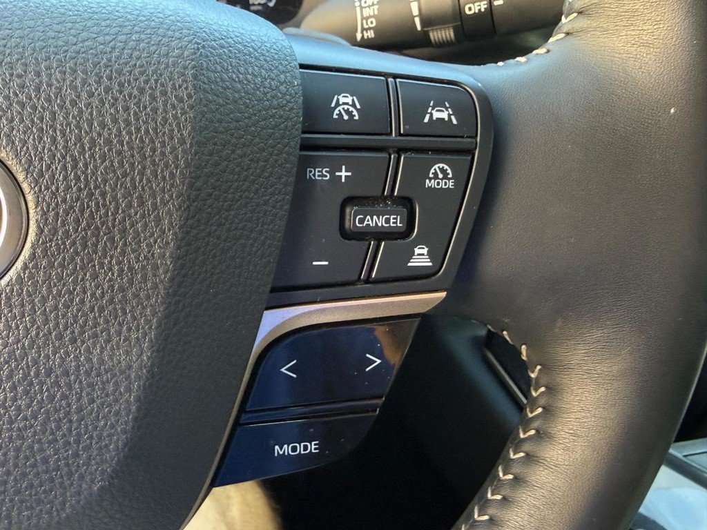 Certified 2025 Toyota Crown Signia AWD/4WD image 19