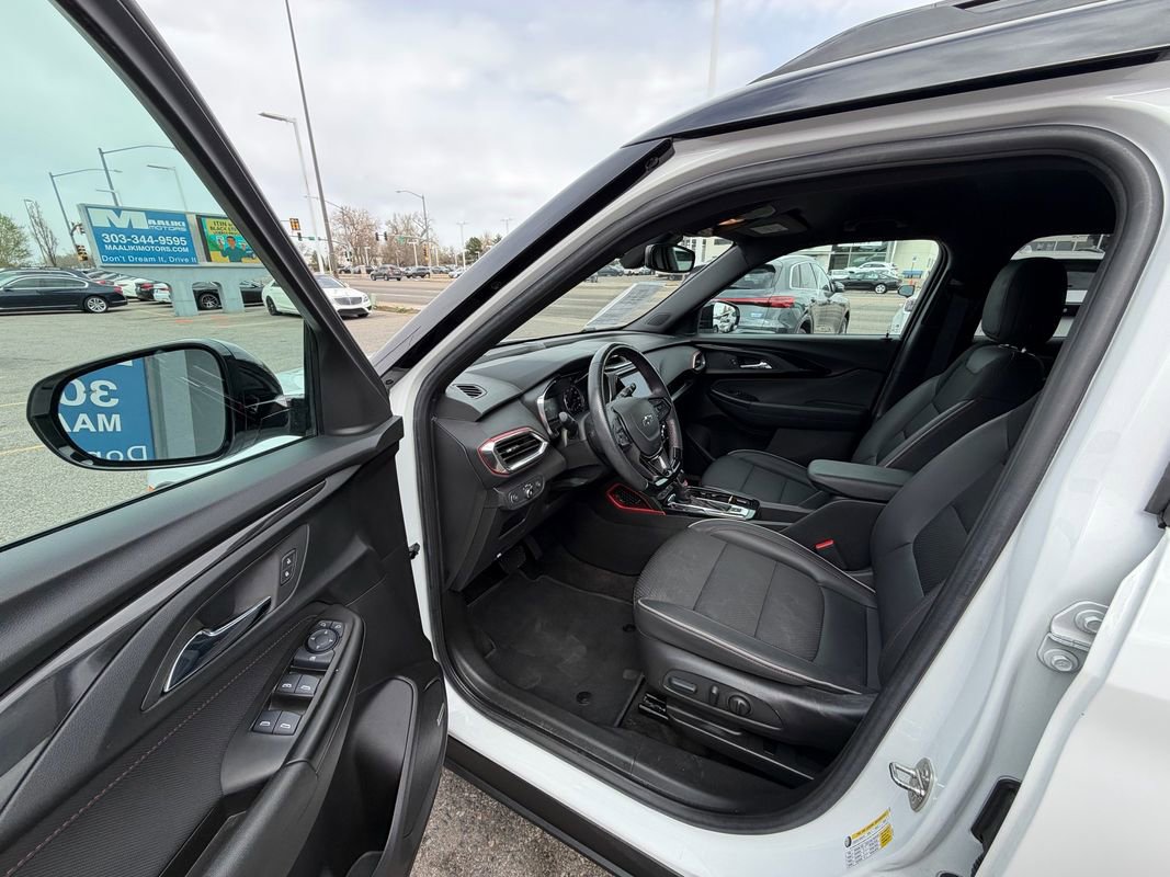 Used 2022 Chevrolet TrailBlazer RS w/ Technology Package image 16