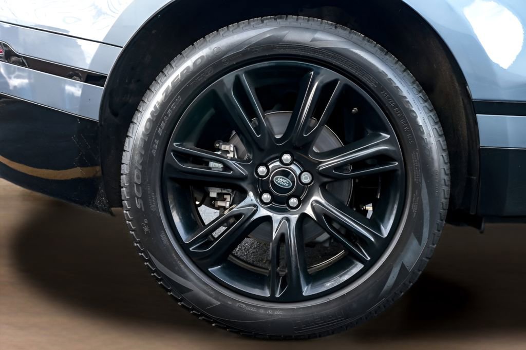 Used 2022 Land Rover Range Rover Velar R-Dynamic S image 38