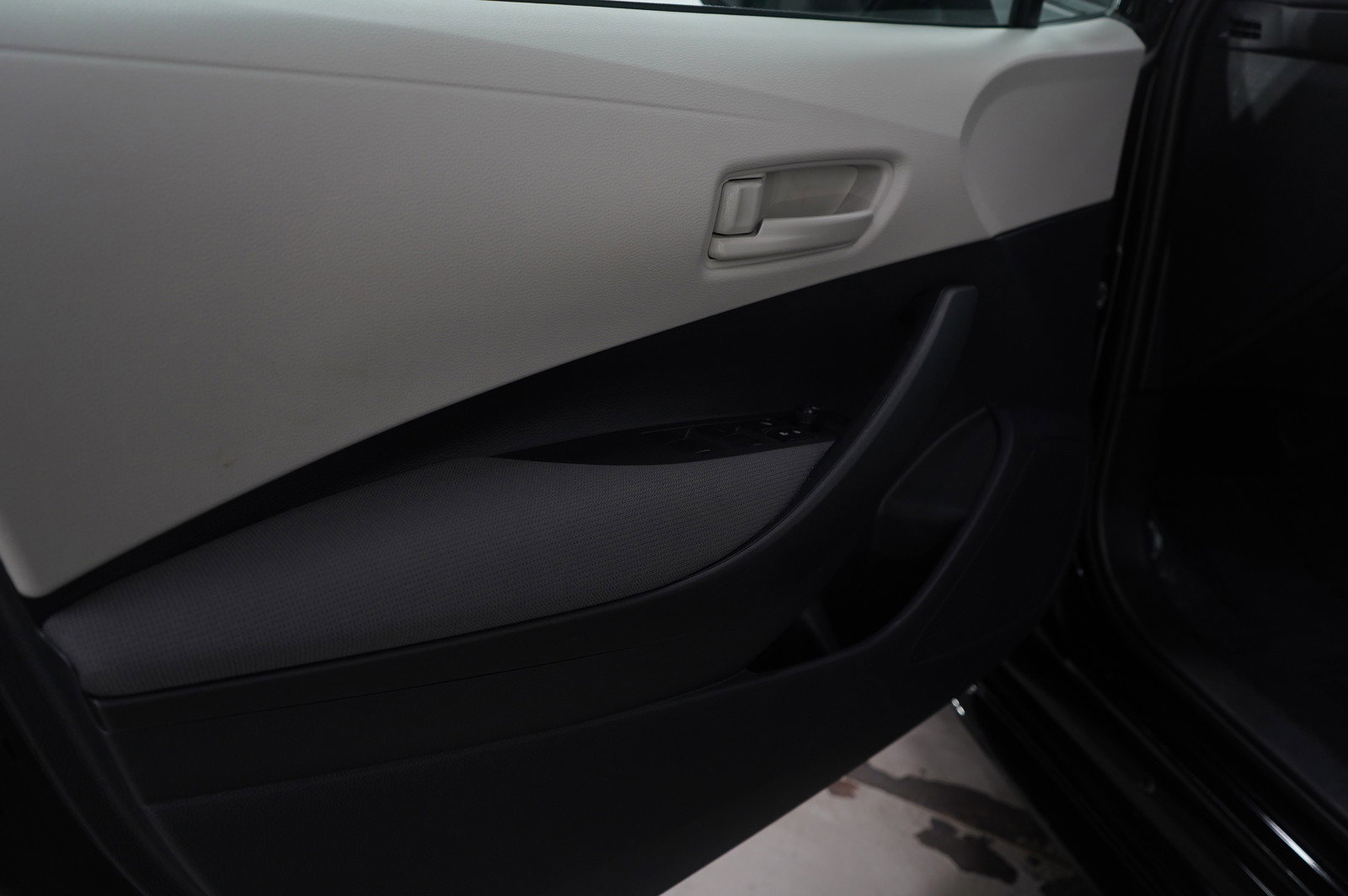 Used 2025 Toyota Corolla LE image 21