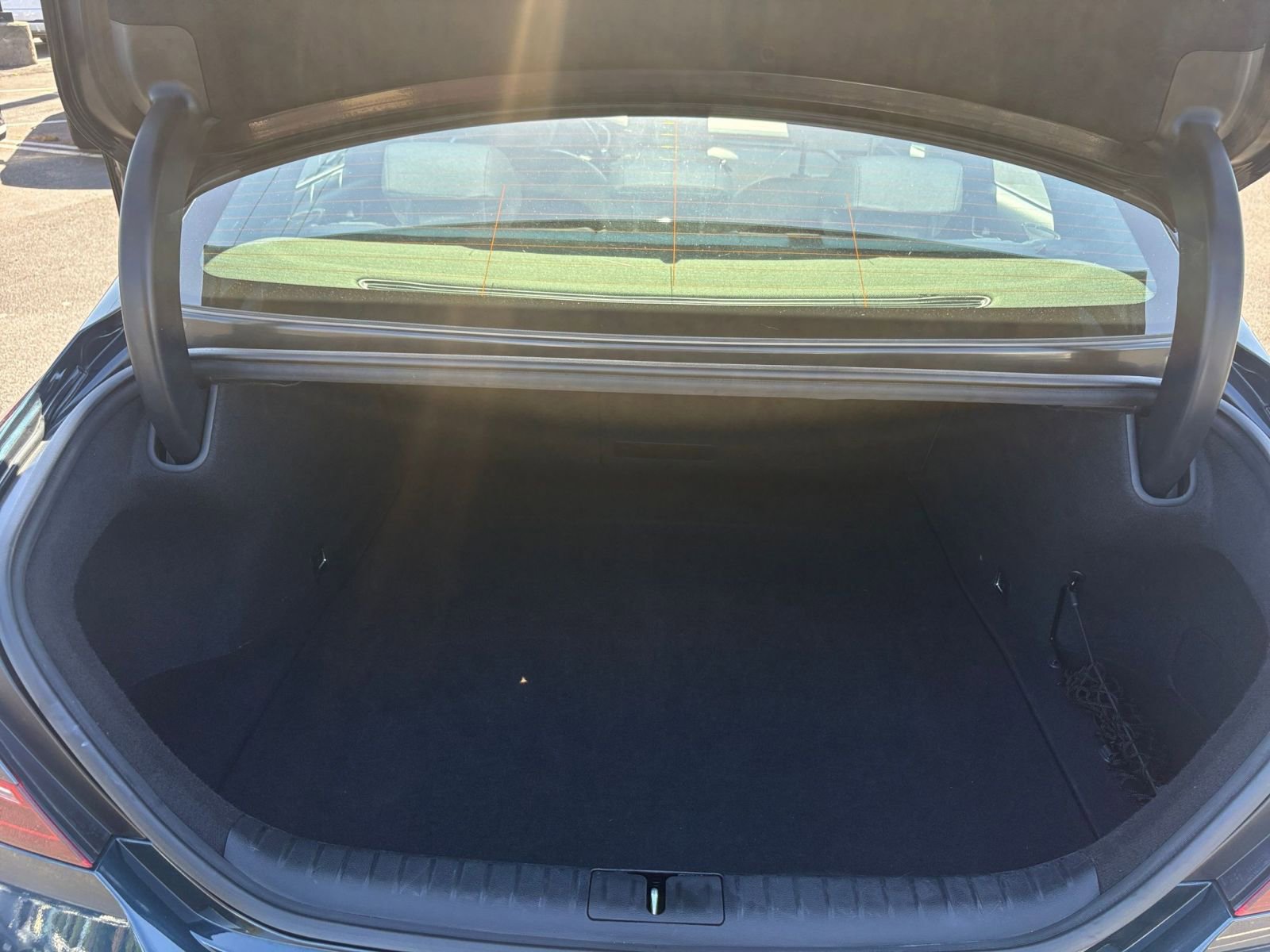 Used 2025 Genesis G70 2.5T image 33