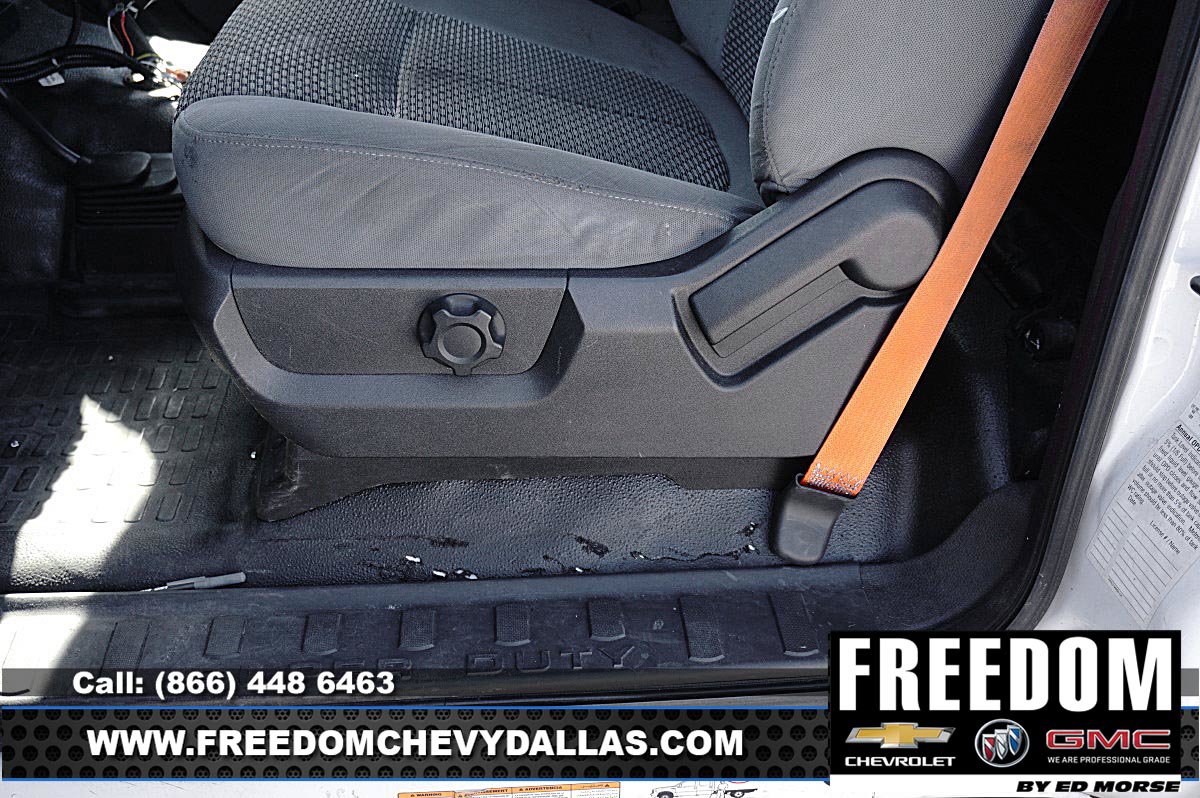 Used 2015 Ford F550 4x4 Regular Cab Super Duty image 12