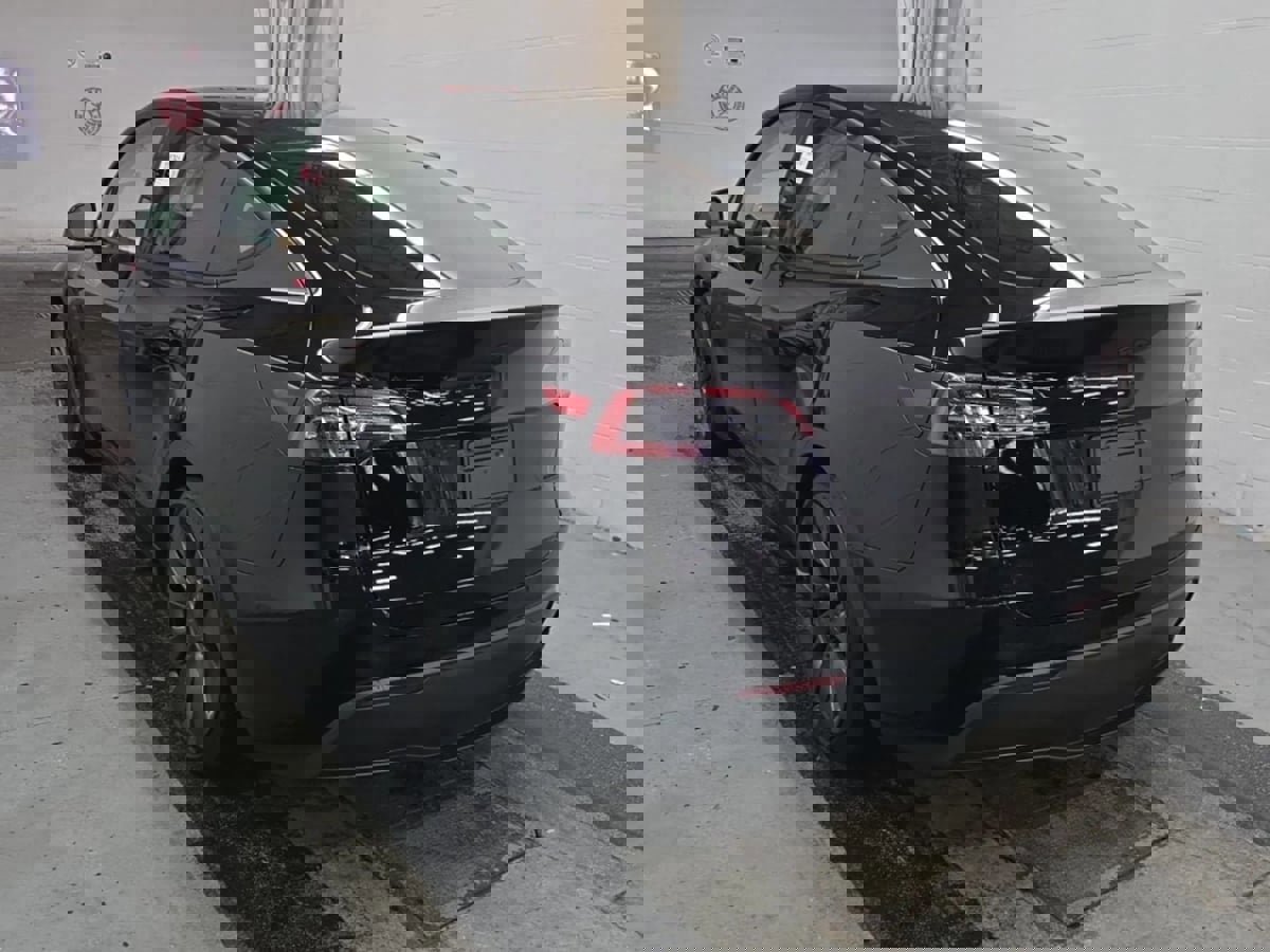 Used 2023 Tesla Model Y Performance image 4