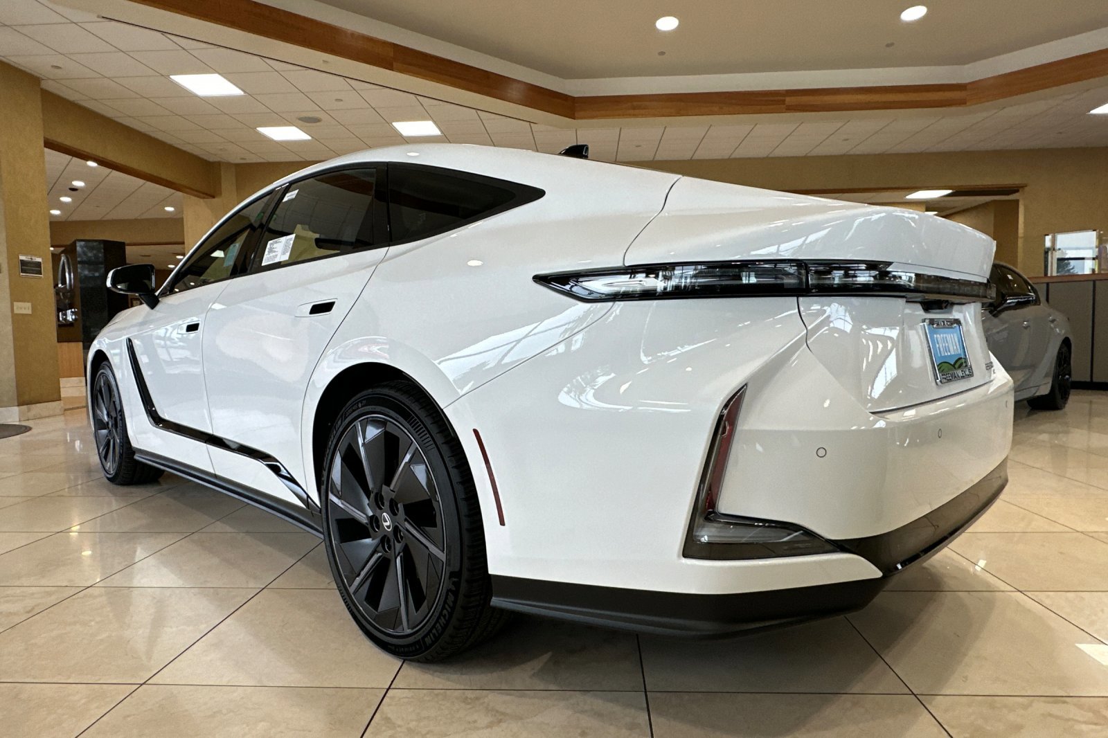 New 2026 Lexus ES 500e AWD/4WD image 6