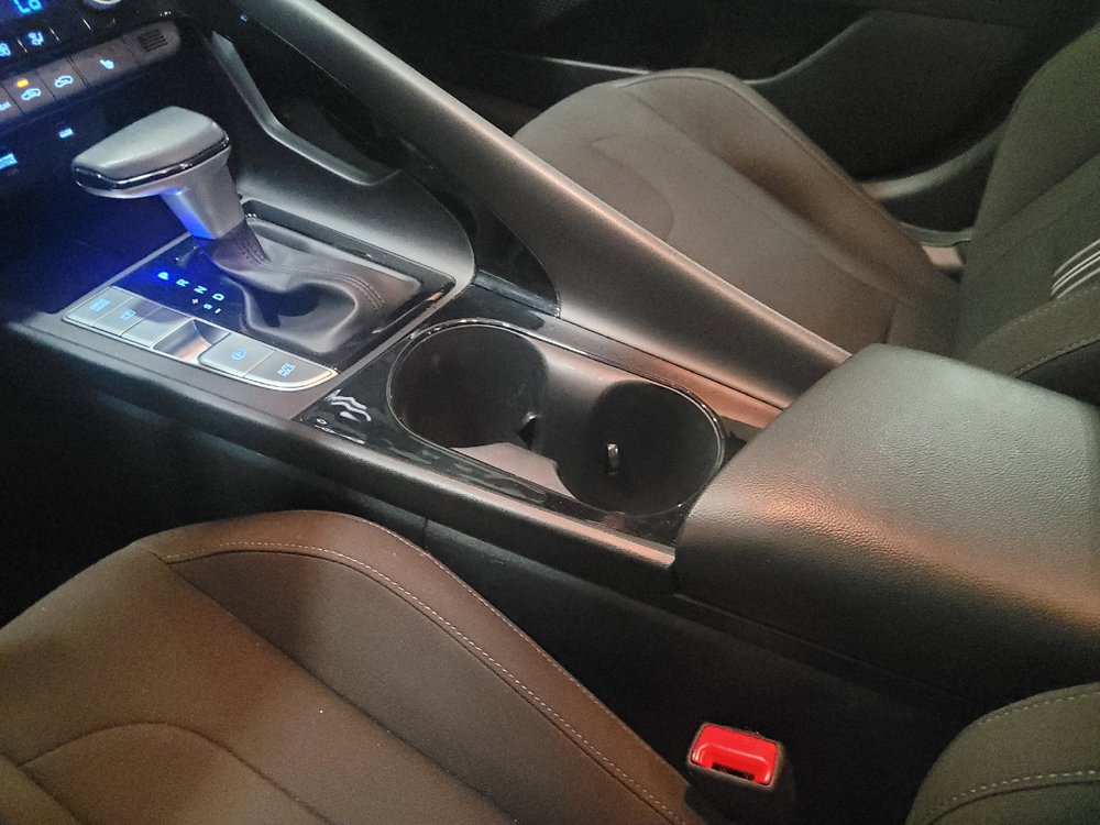 Used 2025 Hyundai Elantra SEL FWD image 26