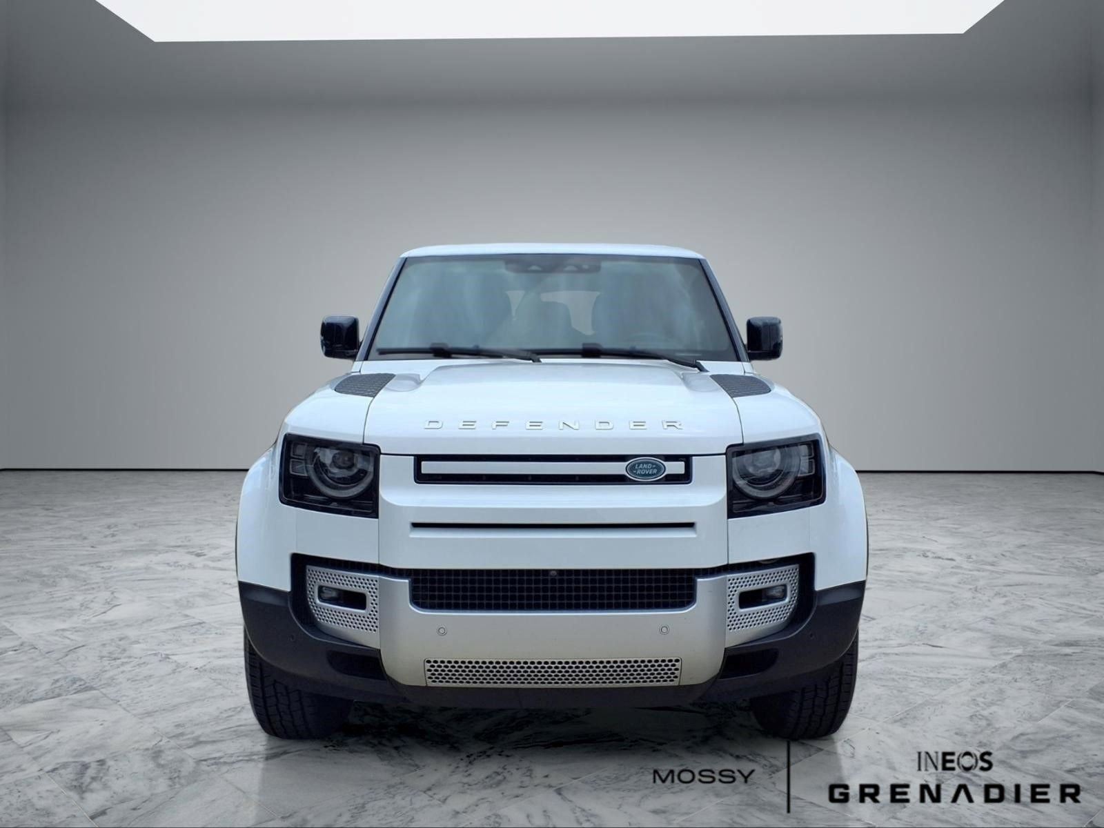 Used 2022 Land Rover Defender 90 image 3