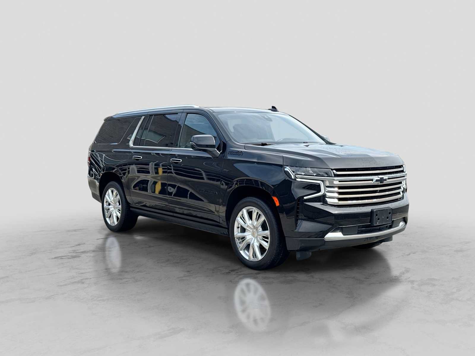 Used 2021 Chevrolet Suburban High Country w/ Premium Package AWD/4WD image 8