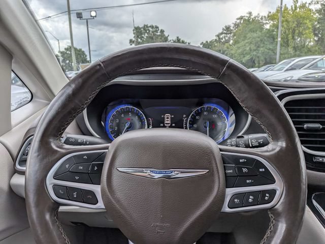 Used 2021 Chrysler Pacifica Touring-L FWD image 23