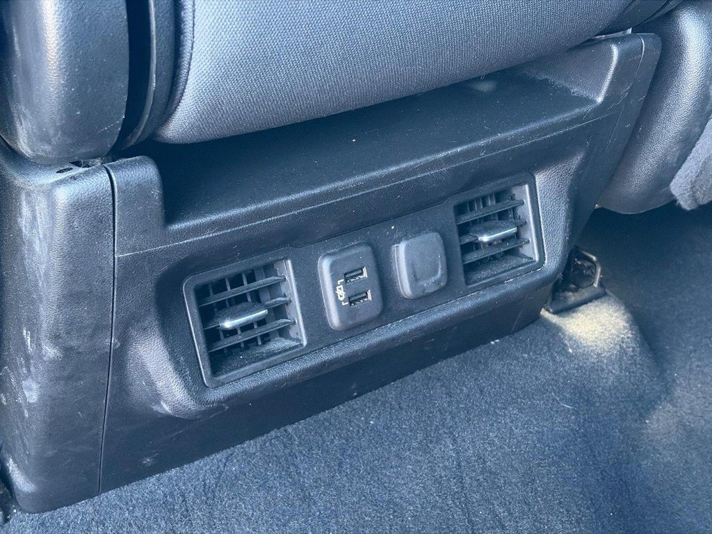 Used 2022 Chevrolet Silverado 1500 LT AWD/4WD image 11