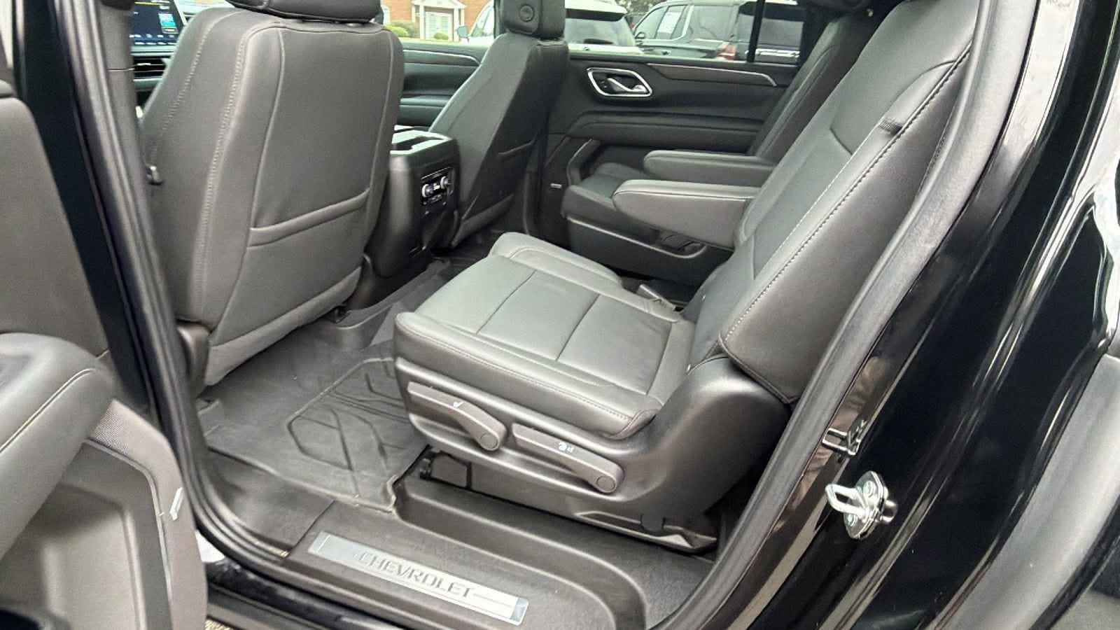Used 2024 Chevrolet Suburban Z71 w/ Luxury Package AWD/4WD image 22