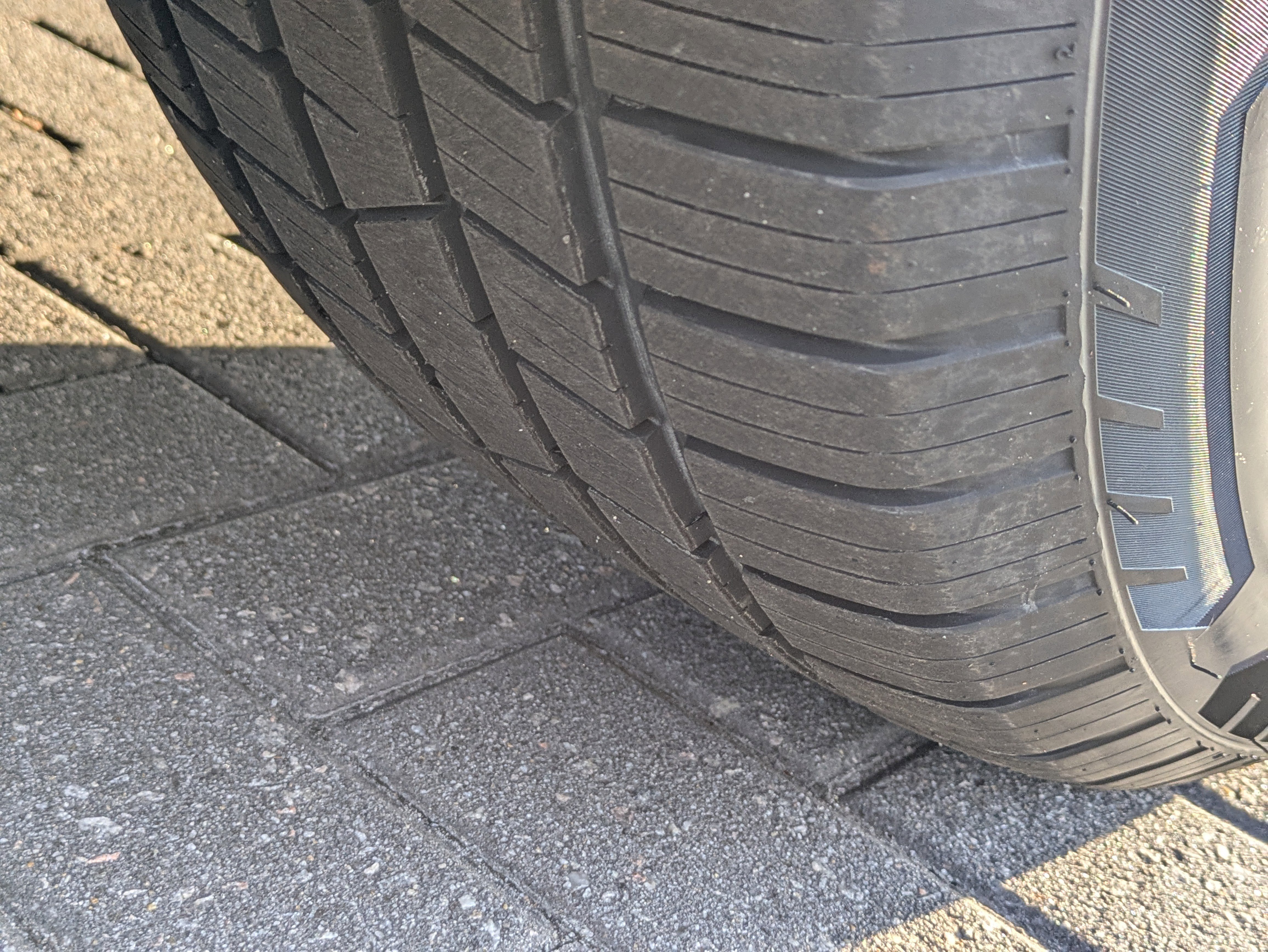 Used 2024 Nissan Titan SV w/ SV Convenience Package image 14