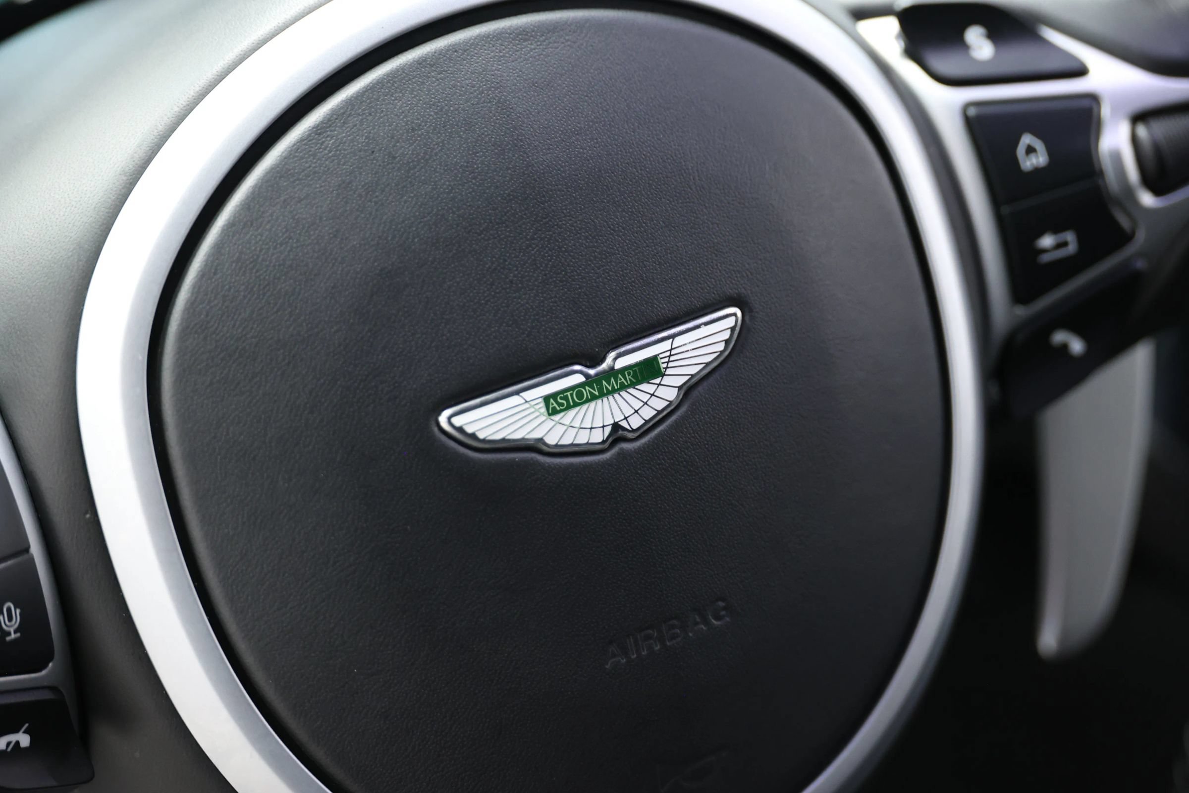 Used 2020 Aston Martin V8 Vantage Coupe RWD image 26