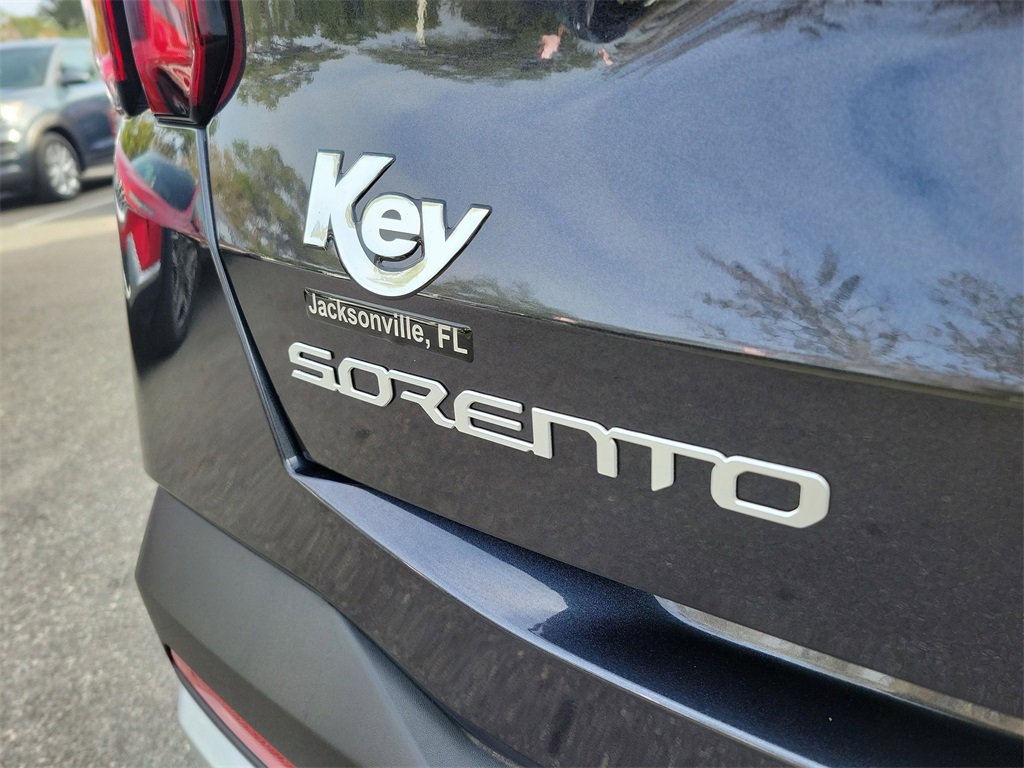 Used 2025 Kia Sorento LX image 7
