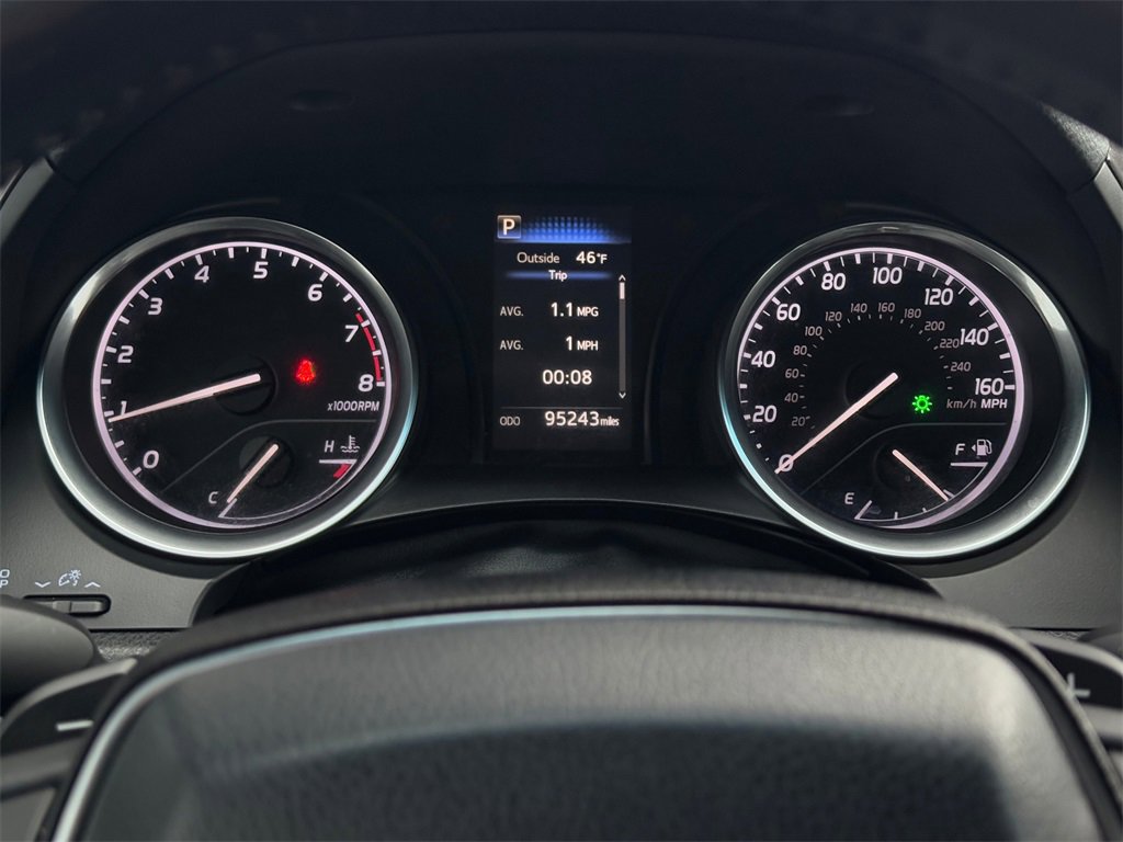 Certified 2018 Toyota Camry SE image 15