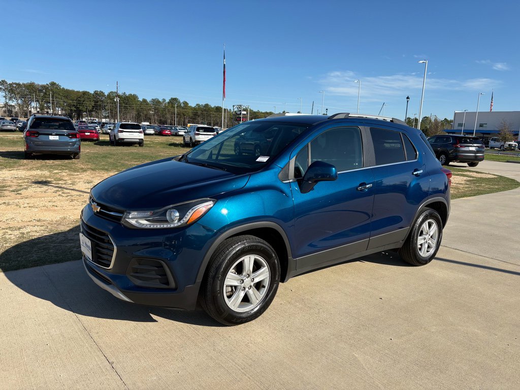Used 2020 Chevrolet Trax LT w/ LT Convenience Package image 4