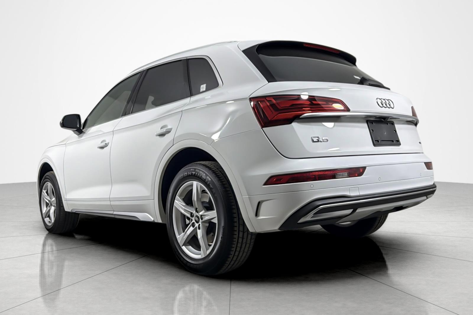Used 2023 Audi Q5 2.0T Premium w/ Convenience Package AWD/4WD image 3