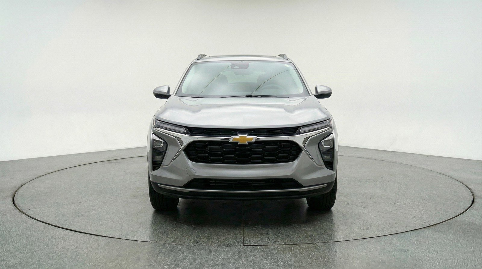 Used 2025 Chevrolet Trax LT FWD image 2
