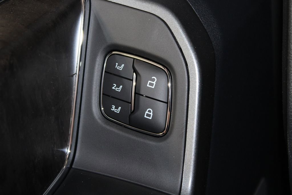 New 2026 Ford F250 Lariat w/ Black Appearance Package image 42