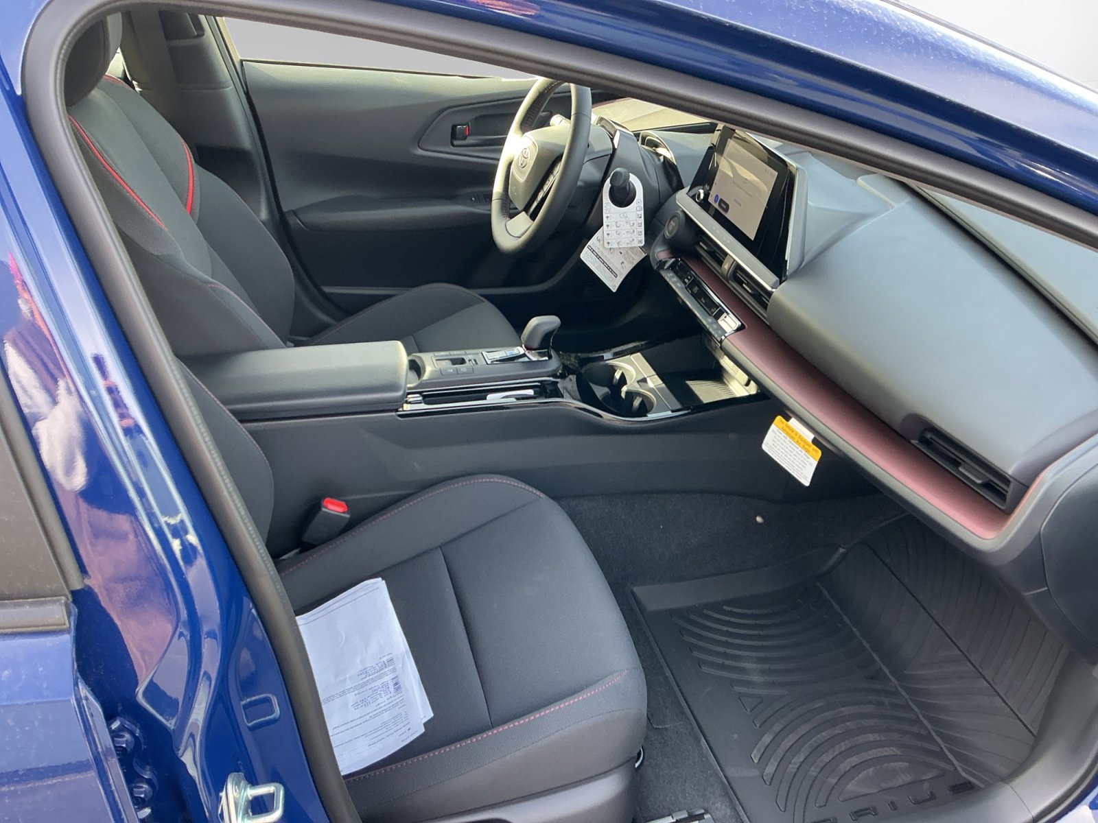 New 2026 Toyota Prius Plug-In Hybrid FWD image 15