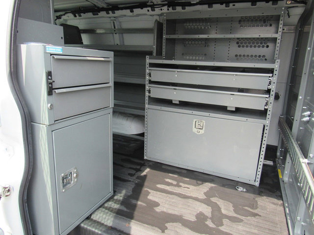 Used 2015 Chevrolet Express 2500 RWD image 18