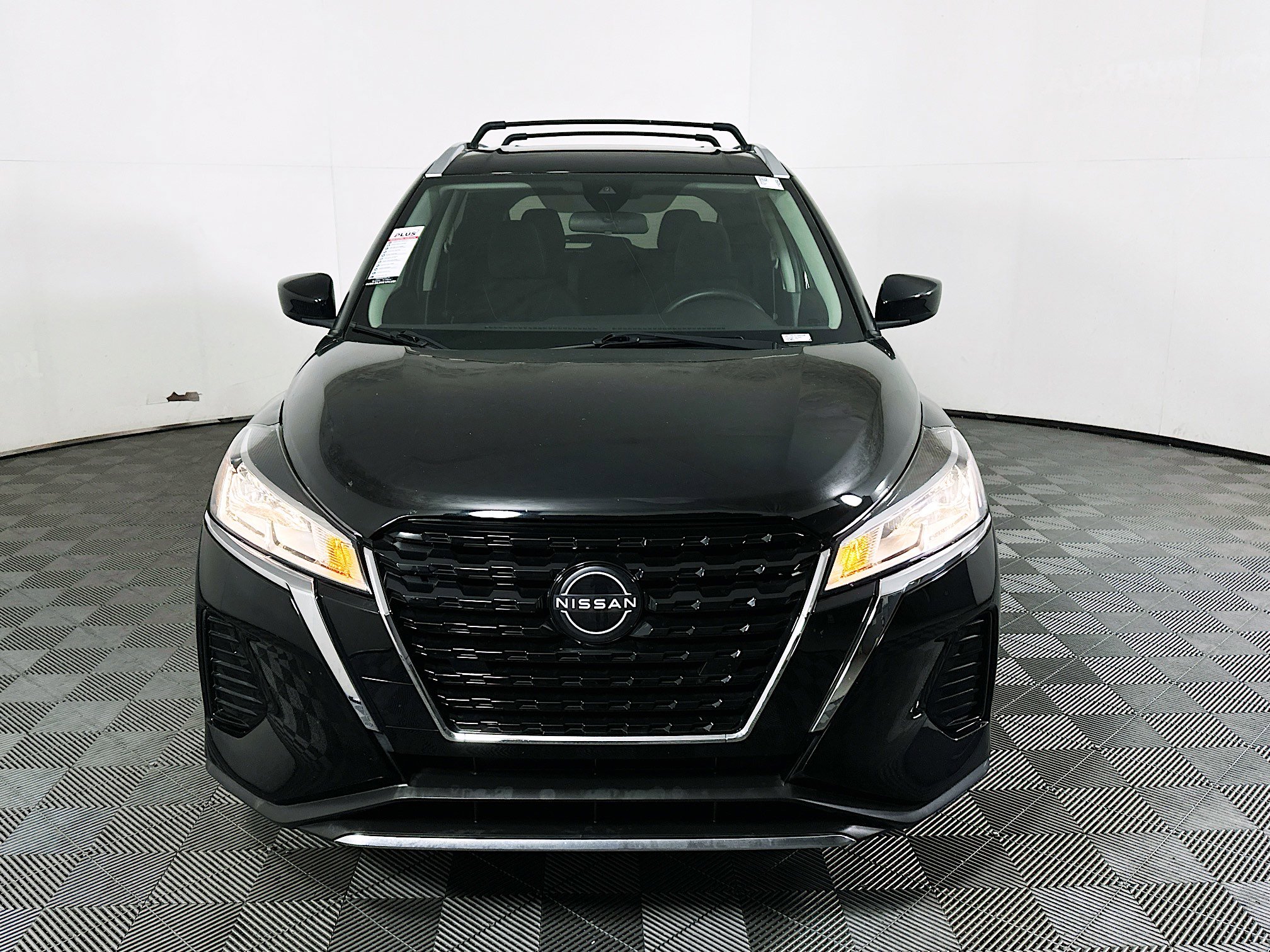 Used 2022 Nissan Kicks SV w/ Exterior Package FWD image 8