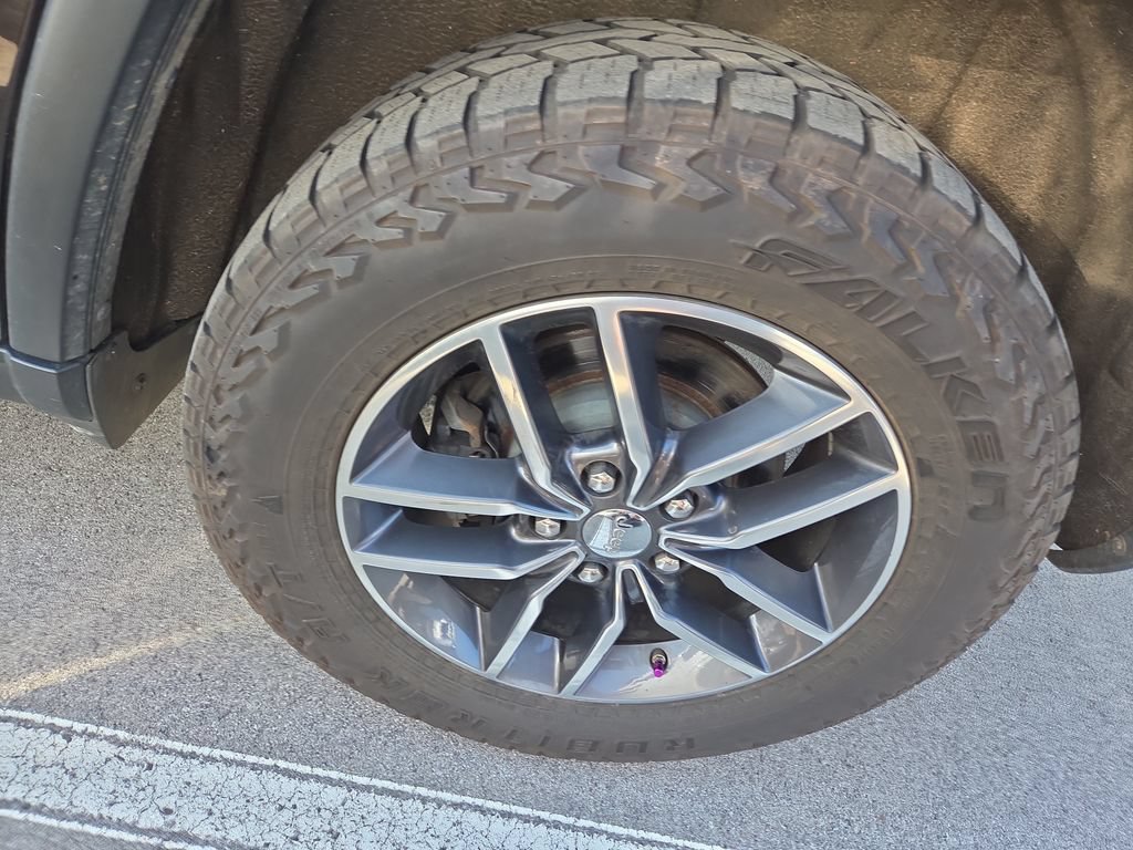 Used 2017 Jeep Grand Cherokee Limited AWD/4WD image 7