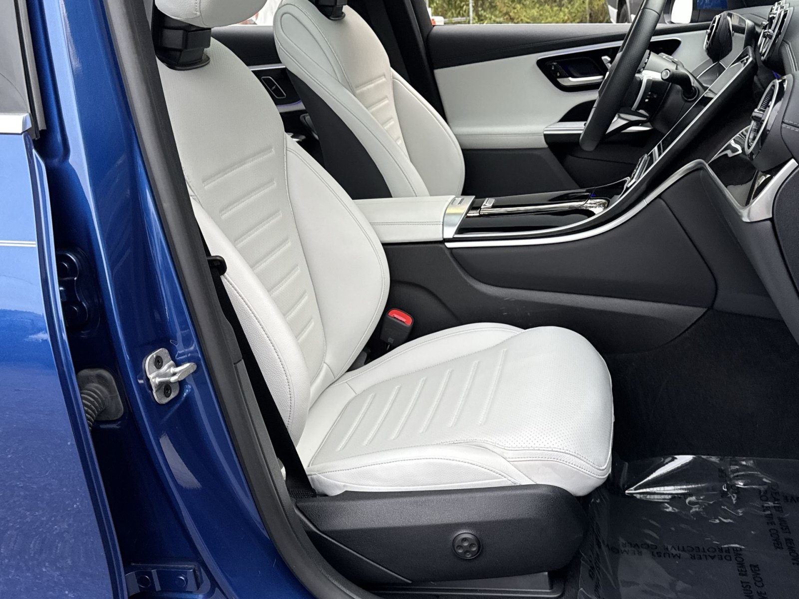Certified 2024 Mercedes-Benz GLC 300 4MATIC image 33
