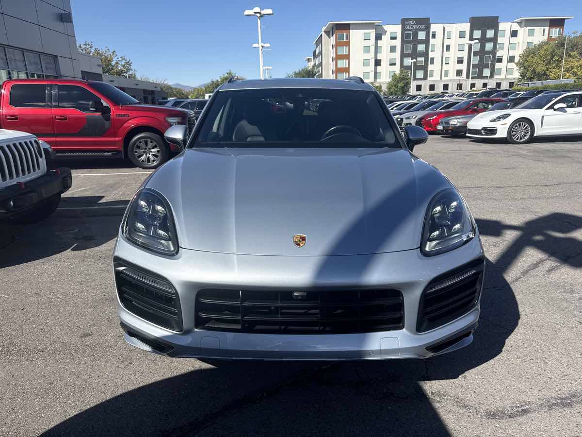 Used 2021 Porsche Cayenne GTS AWD/4WD image 3