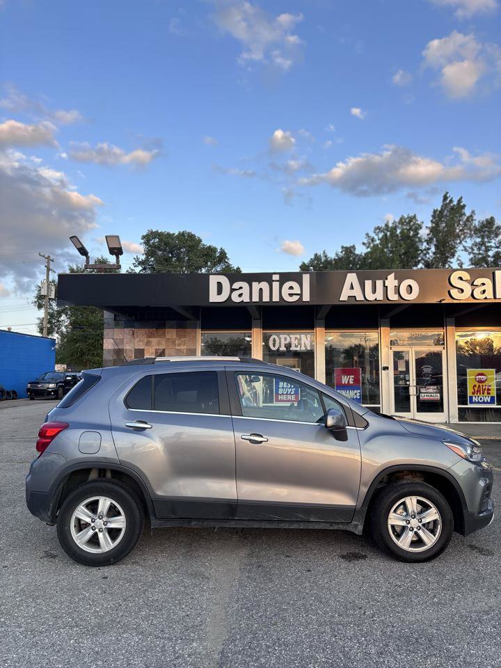 Used 2020 Chevrolet Trax LT AWD/4WD image 13