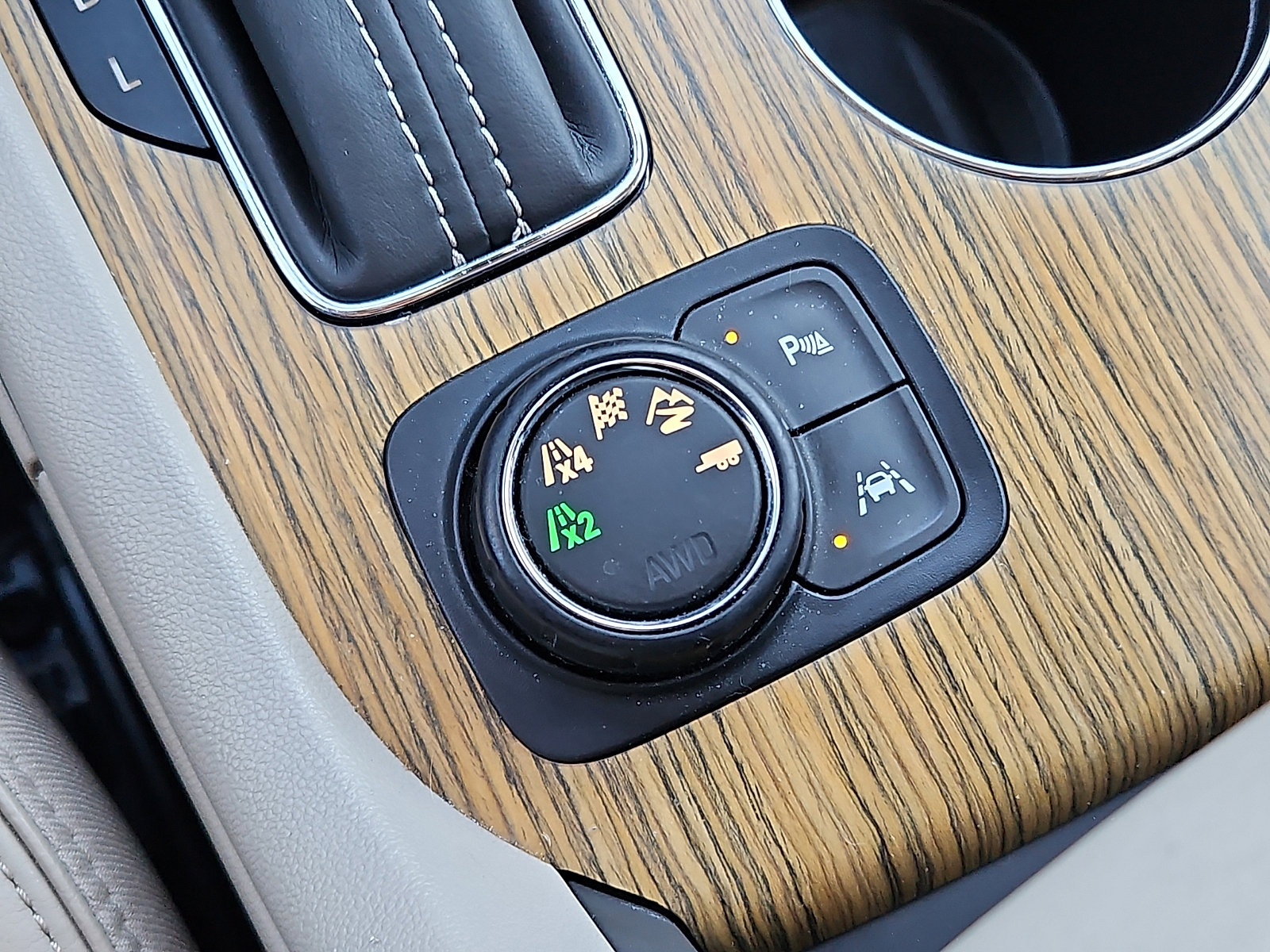 Used 2017 GMC Acadia Denali w/ Technology Package image 26