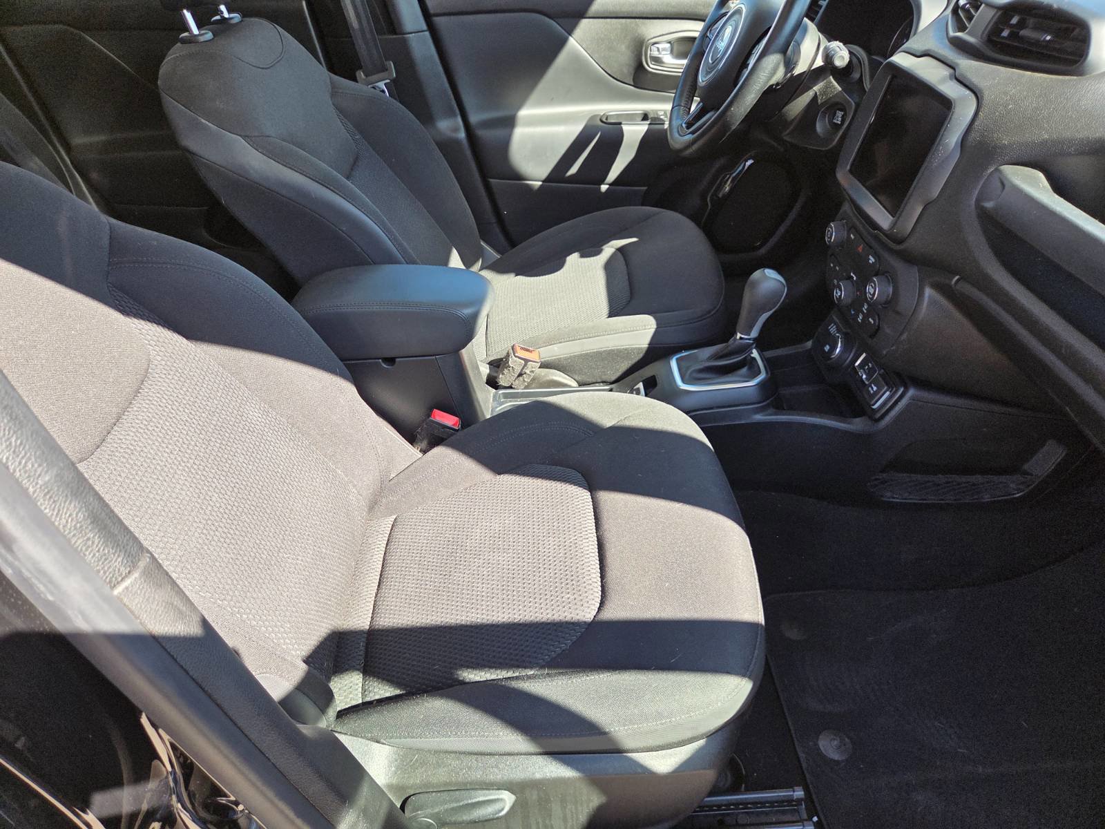 Used 2018 Jeep Renegade Altitude w/ UConnect 8.4 Nav Group image 15