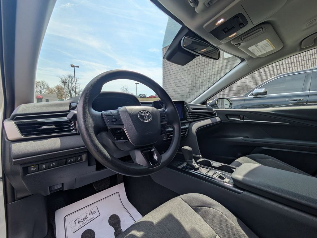 Used 2025 Toyota Camry LE image 15