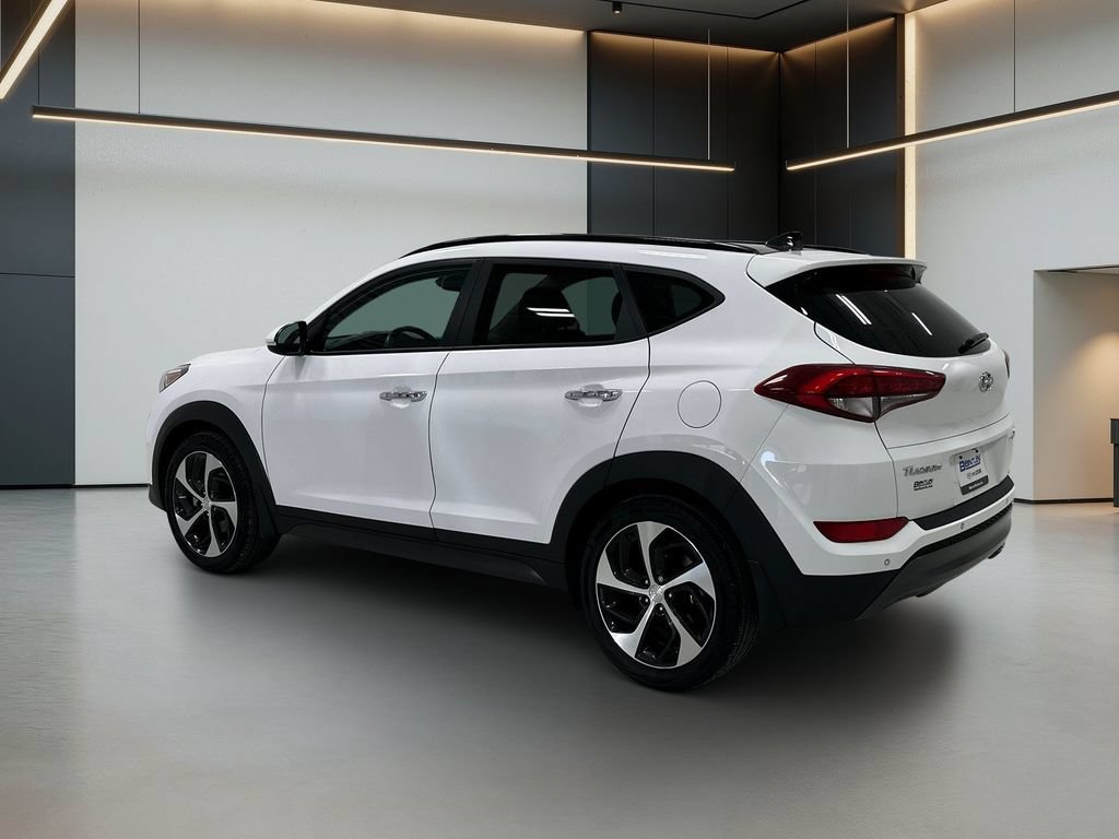 Used 2016 Hyundai Tucson Limited w/ Option Group 03 FWD image 3