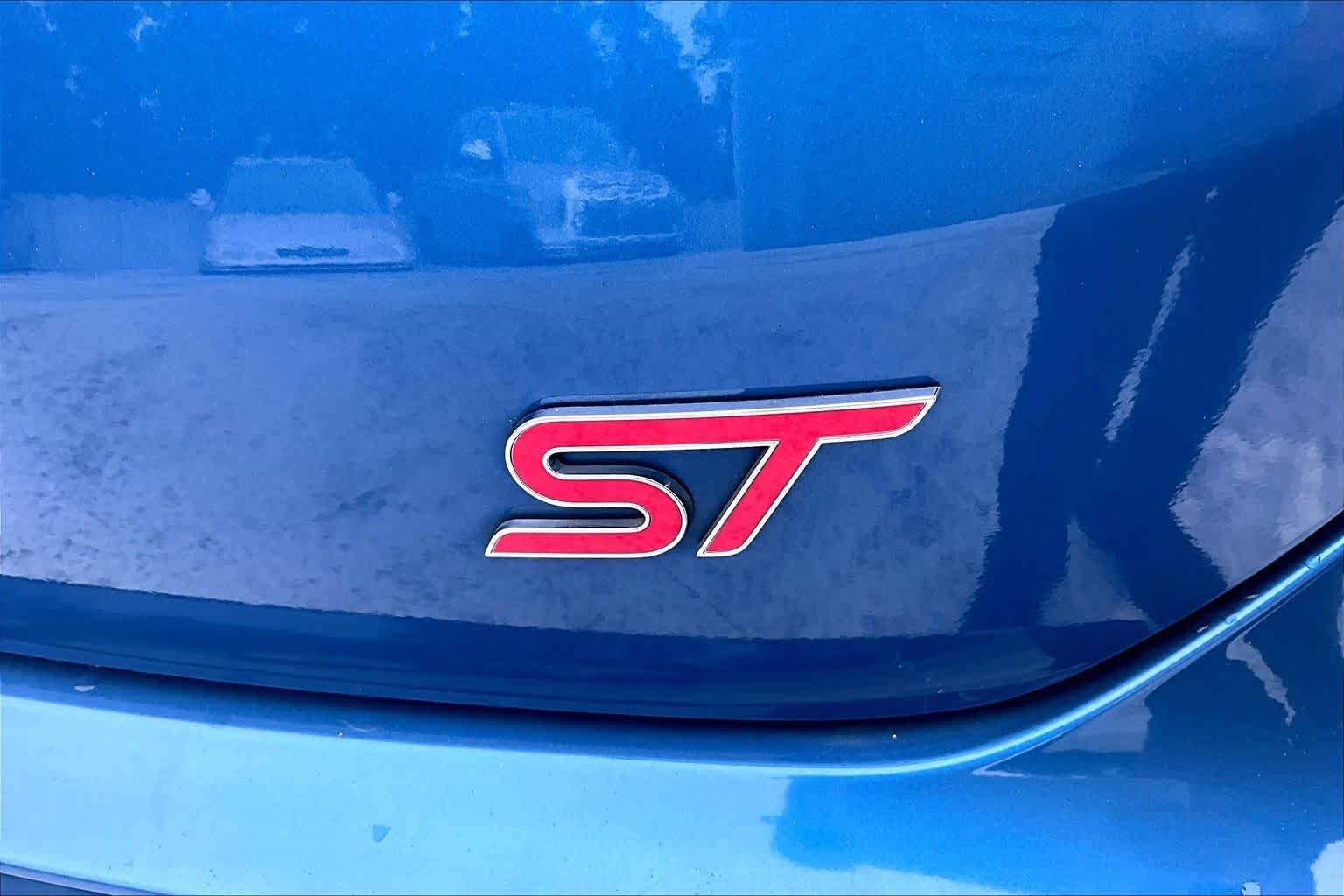 Used 2019 Ford Edge ST w/ Equipment Group 401A AWD/4WD image 10