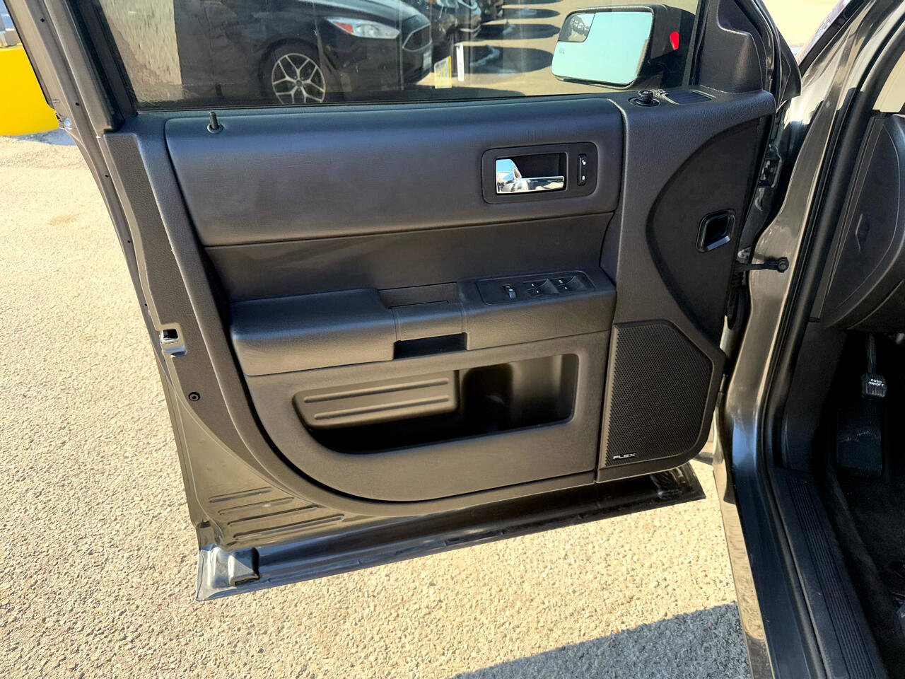 Used 2017 Ford Flex SE image 11