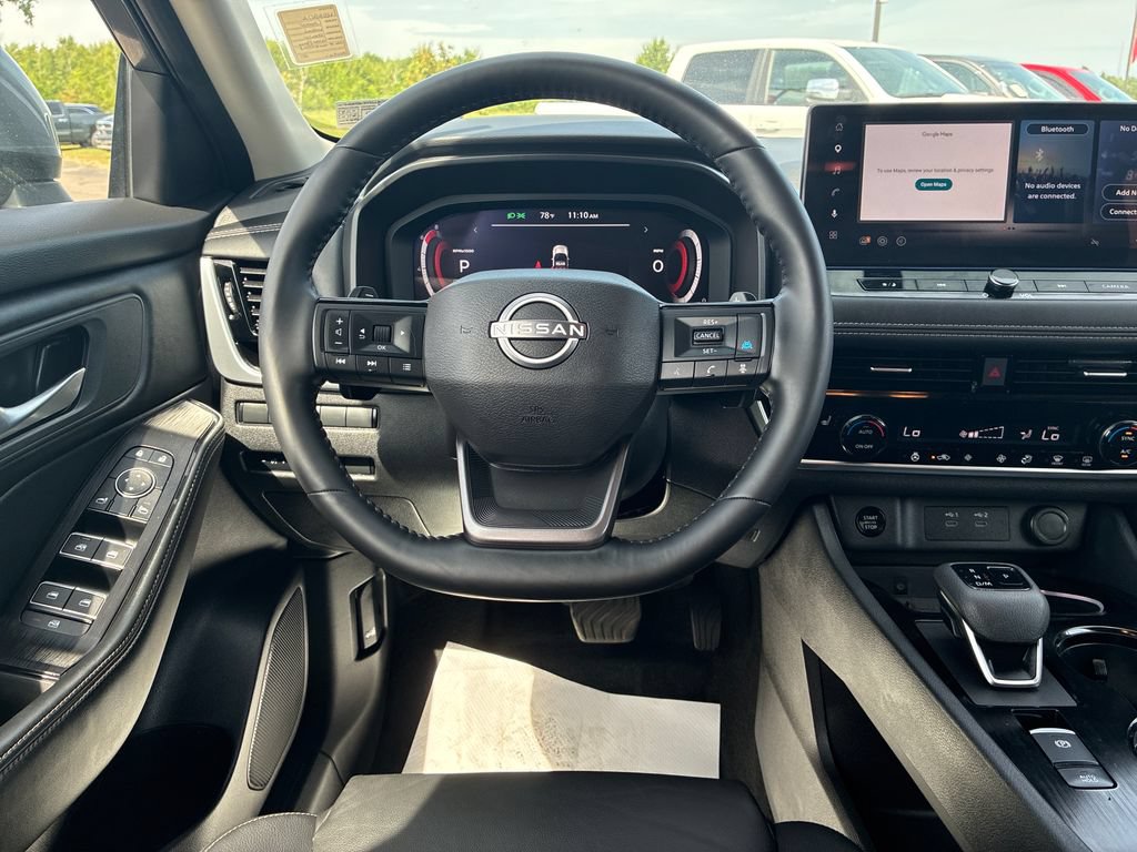 Used 2025 Nissan Rogue SL AWD/4WD image 19