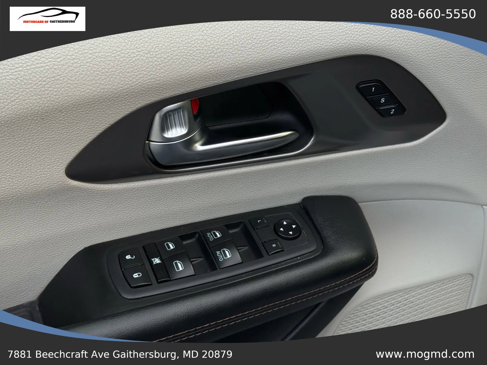 Used 2020 Chrysler Pacifica Touring-L image 17