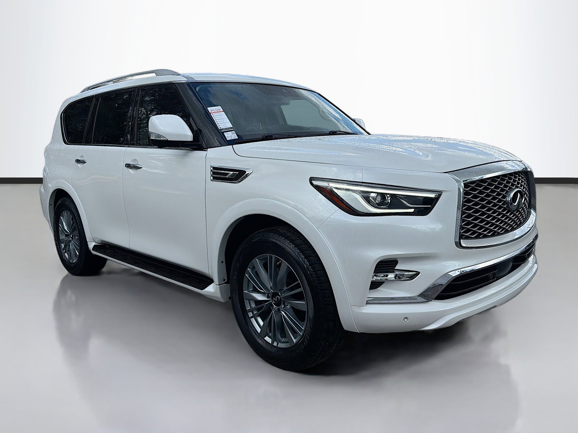 Used 2023 INFINITI QX80 Luxe w/ Cargo Package AWD/4WD image 2