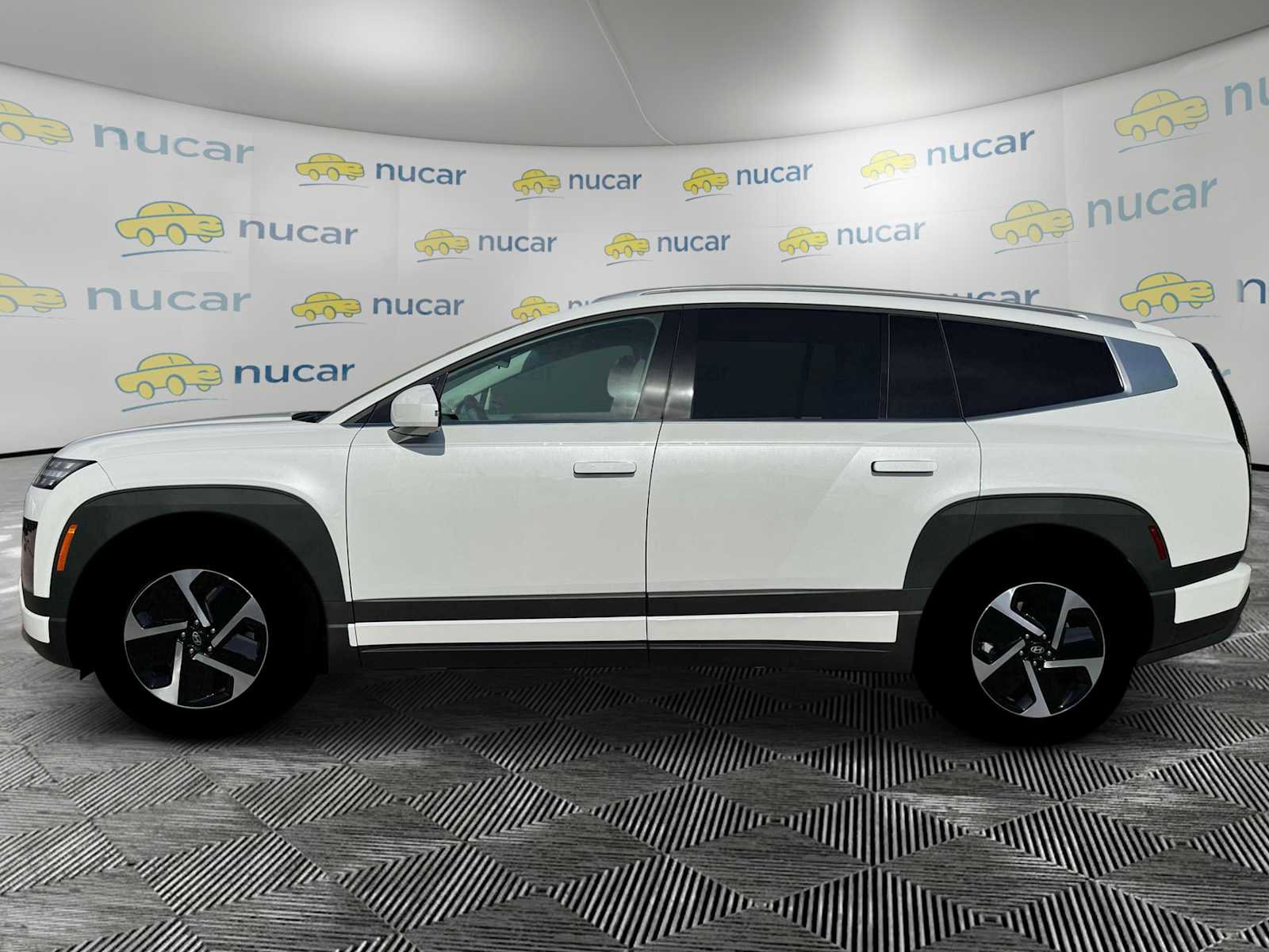 New 2026 Hyundai Ioniq 9 SE image 4