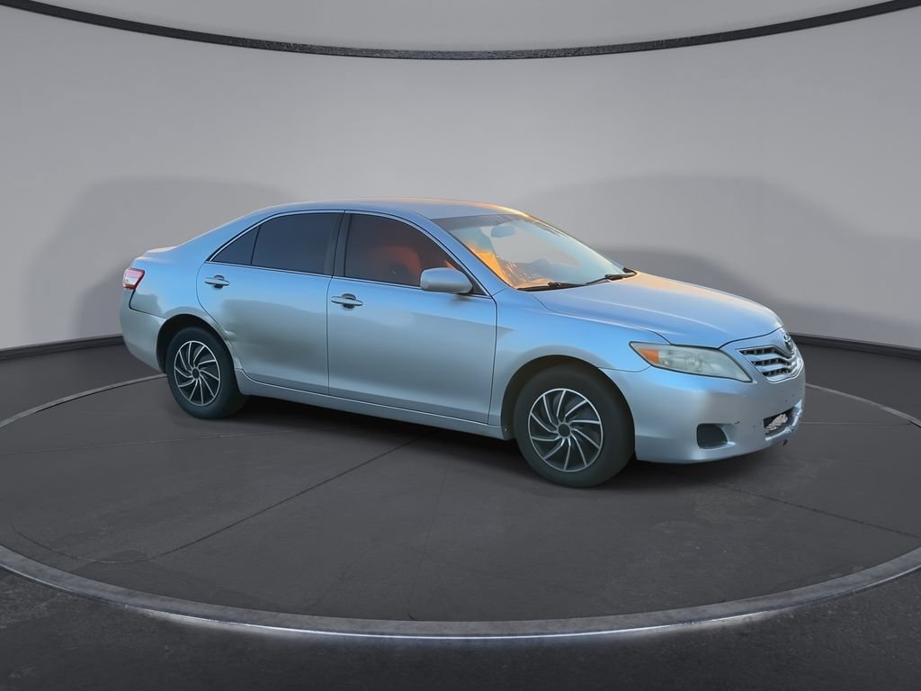 Used 2011 Toyota Camry LE FWD image 2