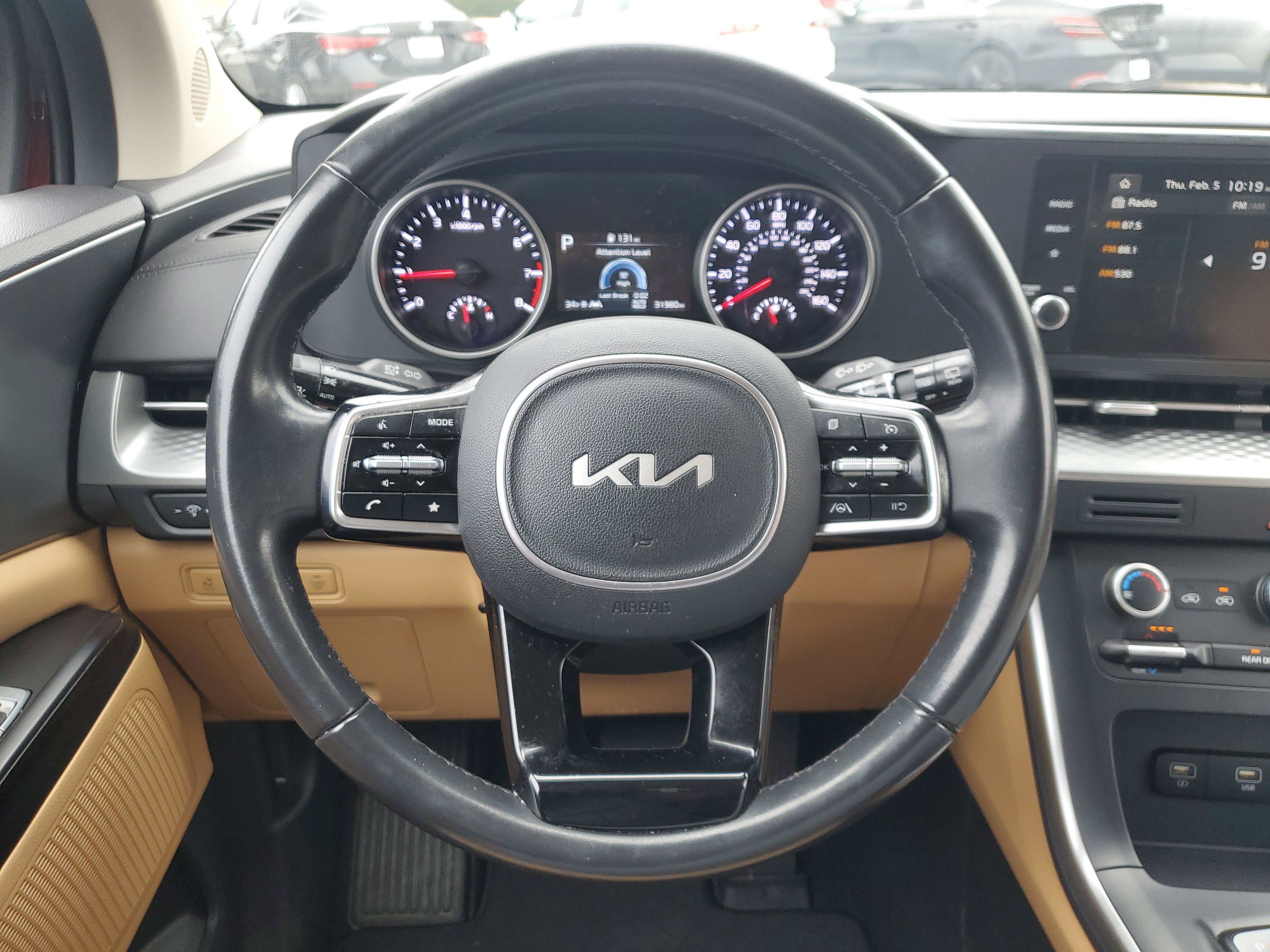 Used 2023 Kia Carnival LX image 25