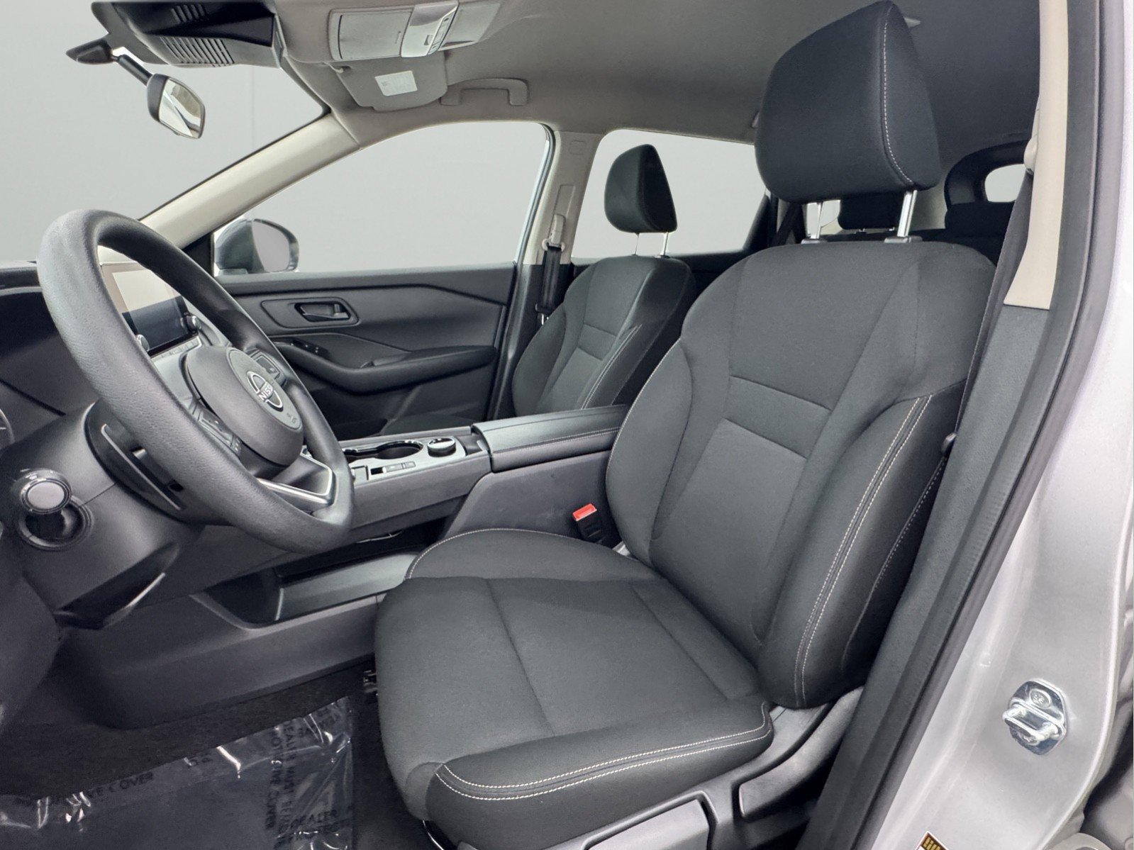 Used 2024 Nissan Rogue S AWD/4WD image 17