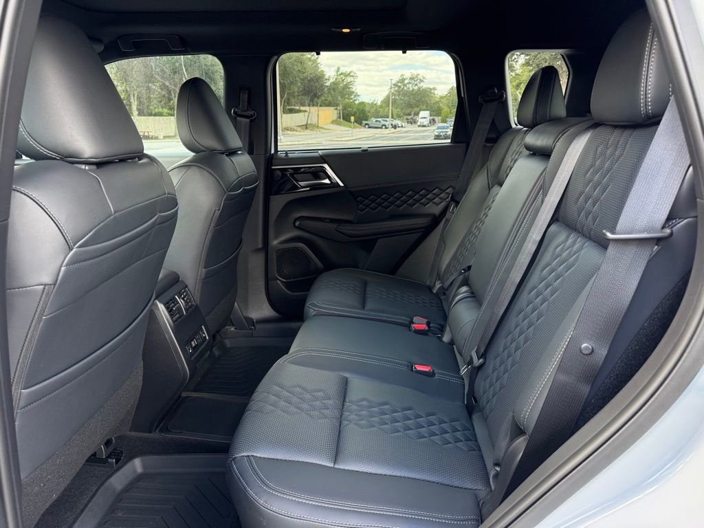 New 2025 Mitsubishi Outlander SEL Black Edition image 15