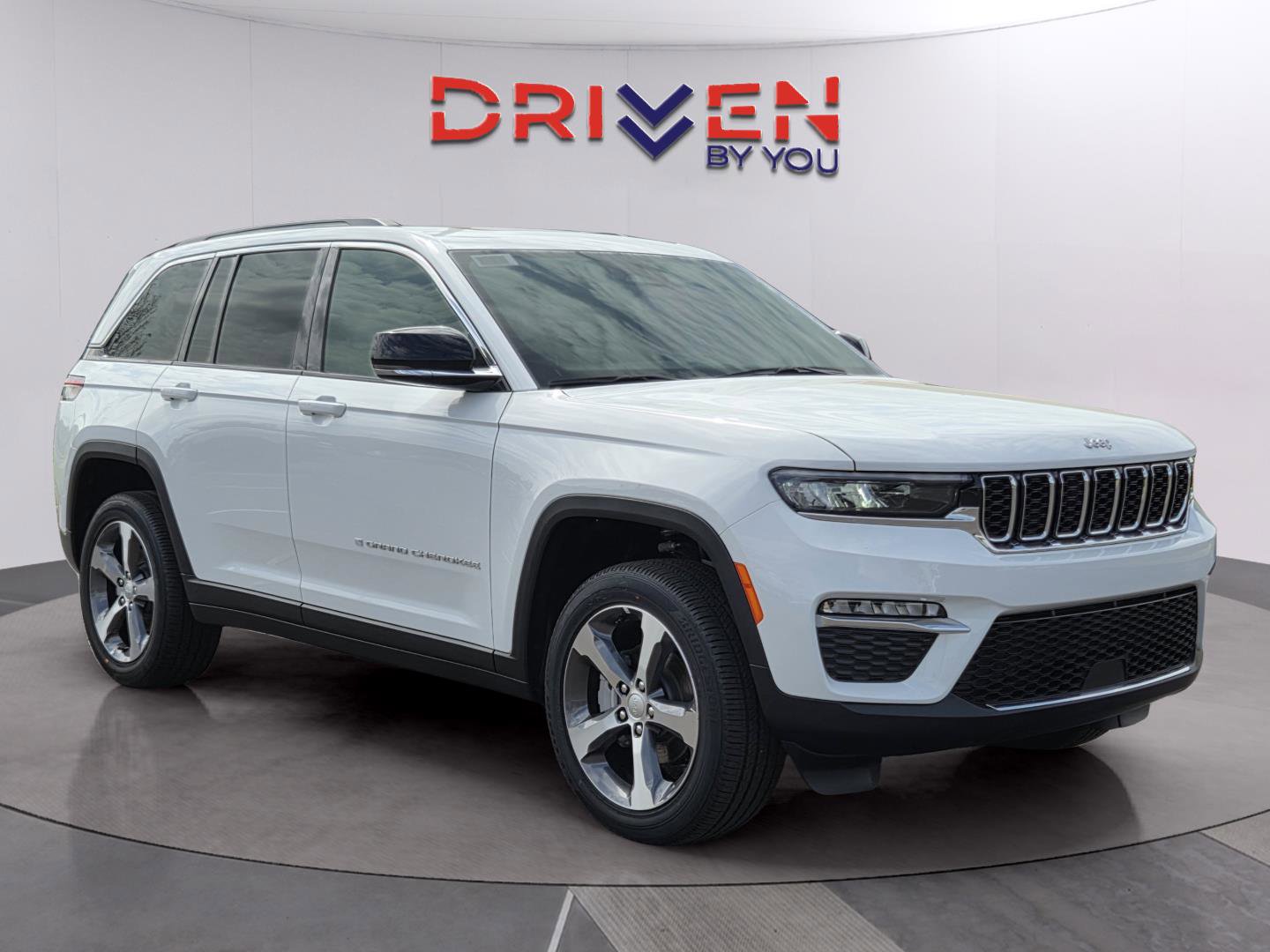 New 2025 Jeep Grand Cherokee Limited w/ Trailer Tow Package image 12