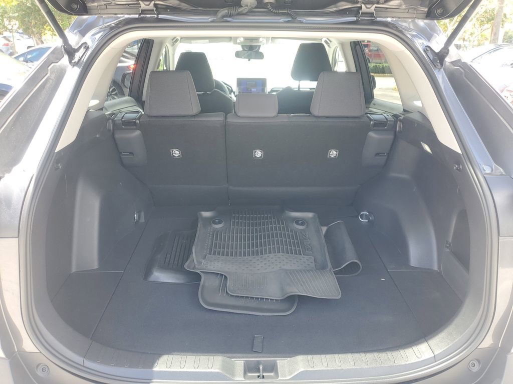 Used 2024 Toyota RAV4 LE image 8