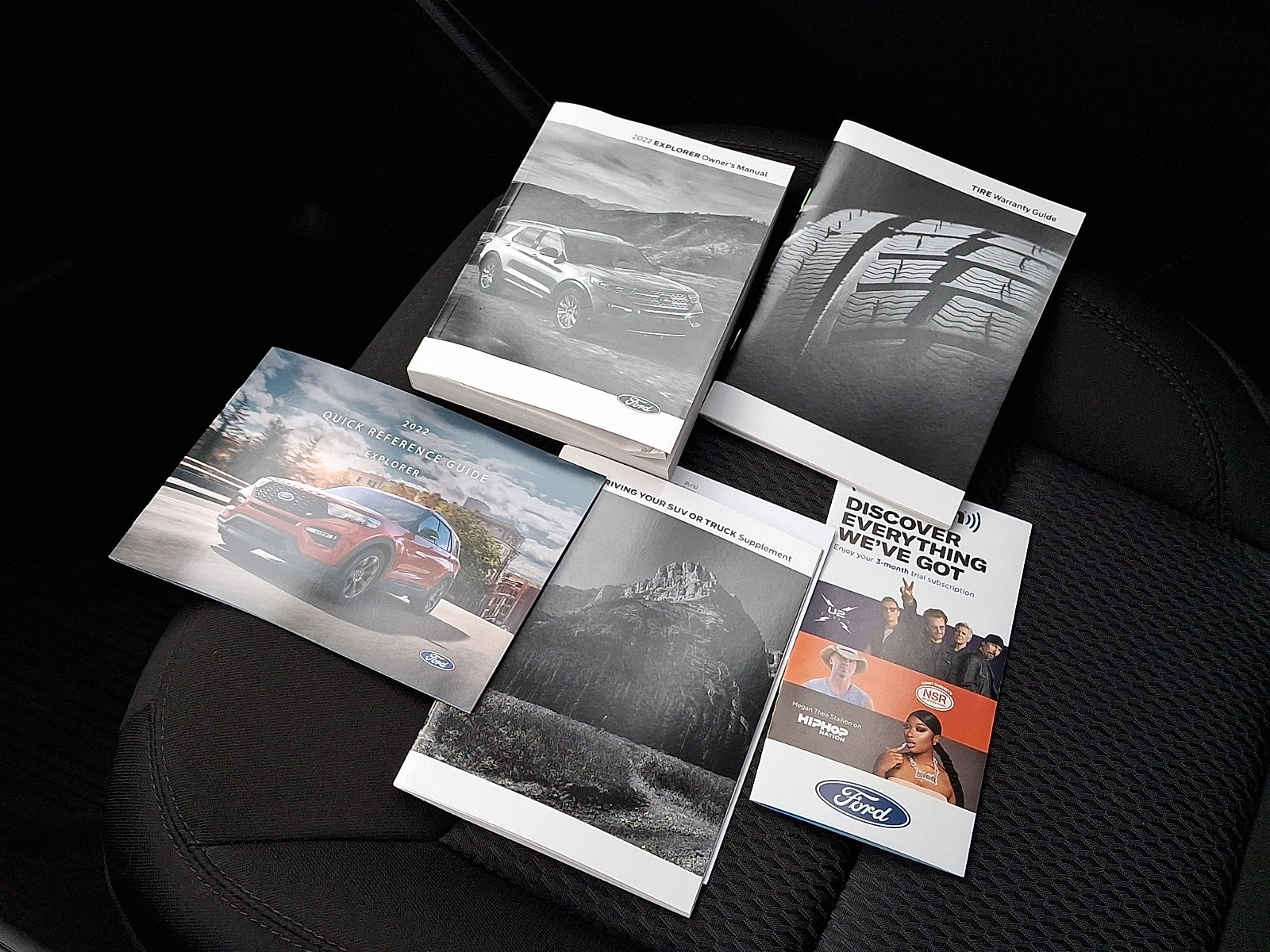 Used 2022 Ford Explorer XLT image 26