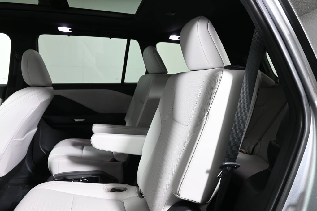 Used 2025 Lexus TX 350 AWD w/ Technology Package image 4