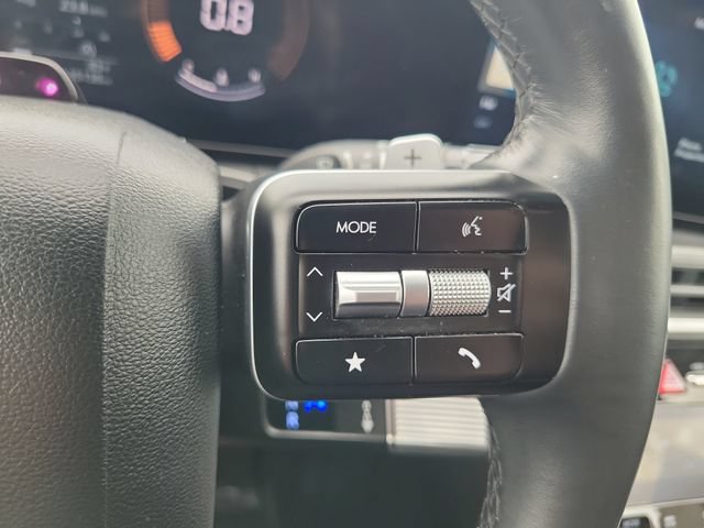 Used 2025 Hyundai Santa Fe SEL AWD/4WD image 6