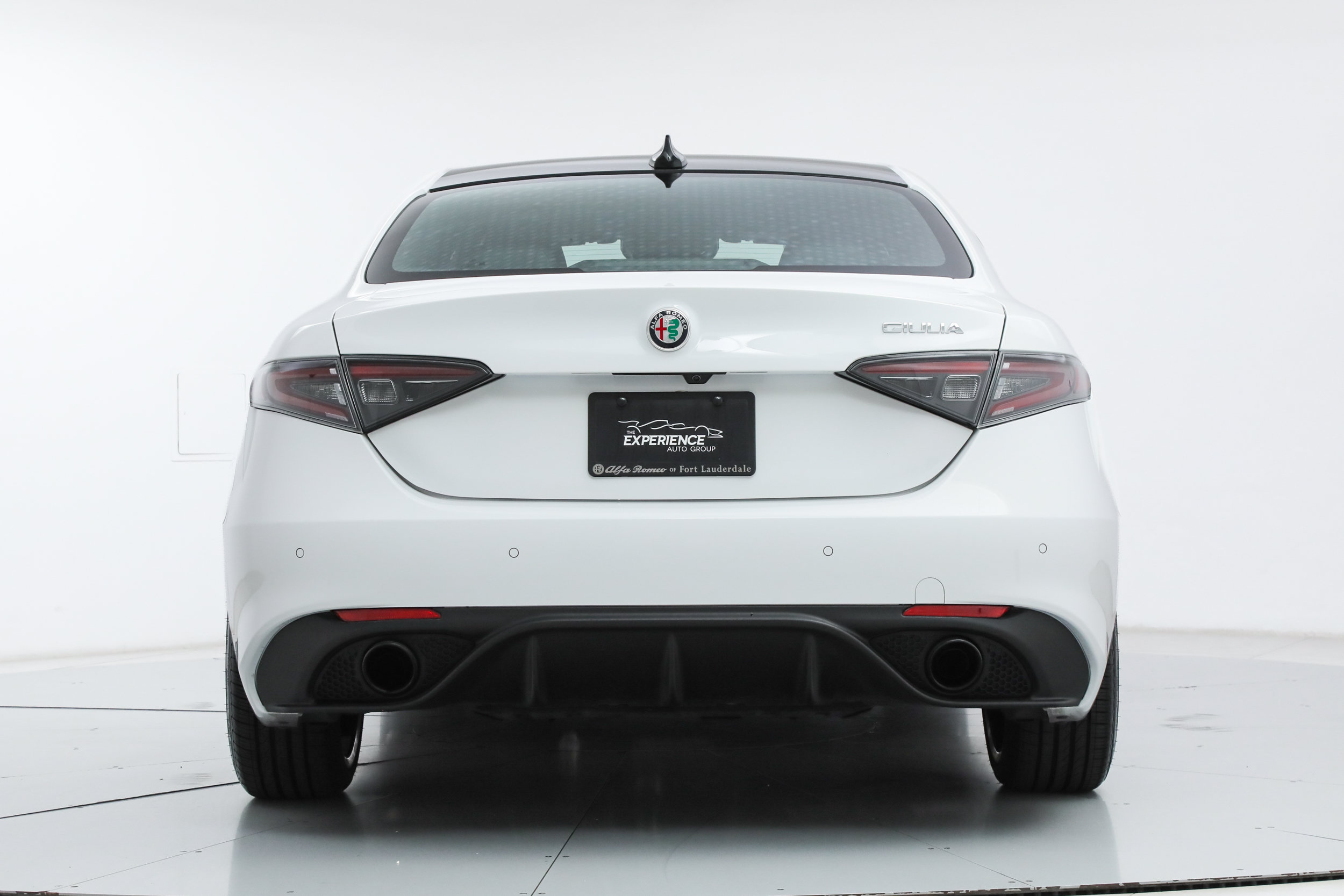 New 2025 Alfa Romeo Giulia w/ Driving Assist Package RWD image 4